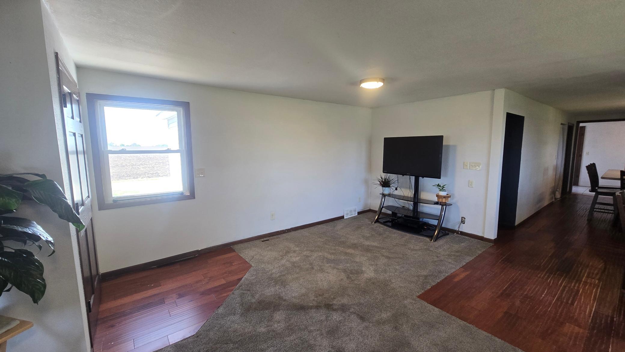48696 Apple Avenue A Property Photo 11