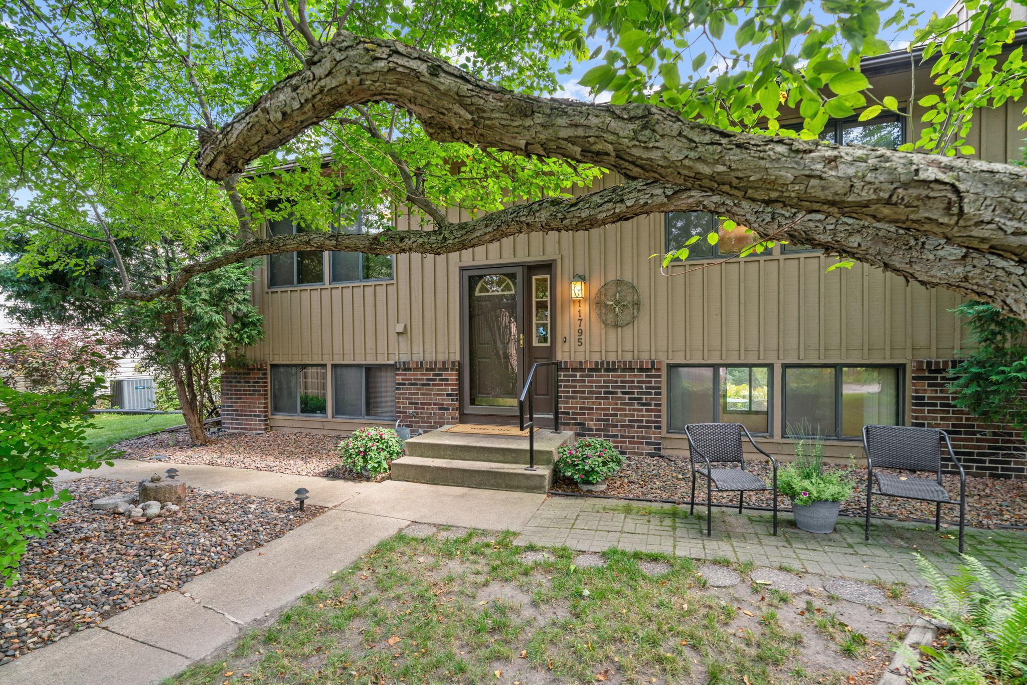 11795 Red Fox Drive