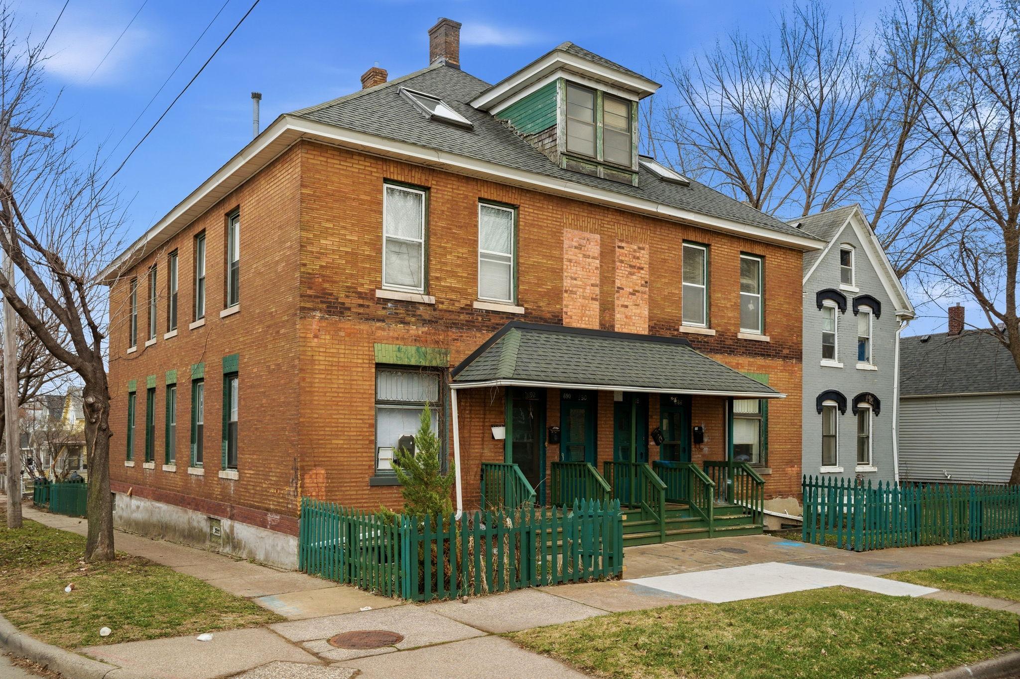 686 Virginia Street Property Photo 1