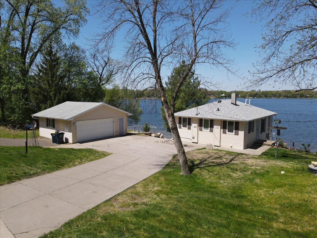 11958 Chisago Boulevard Property Photo 2