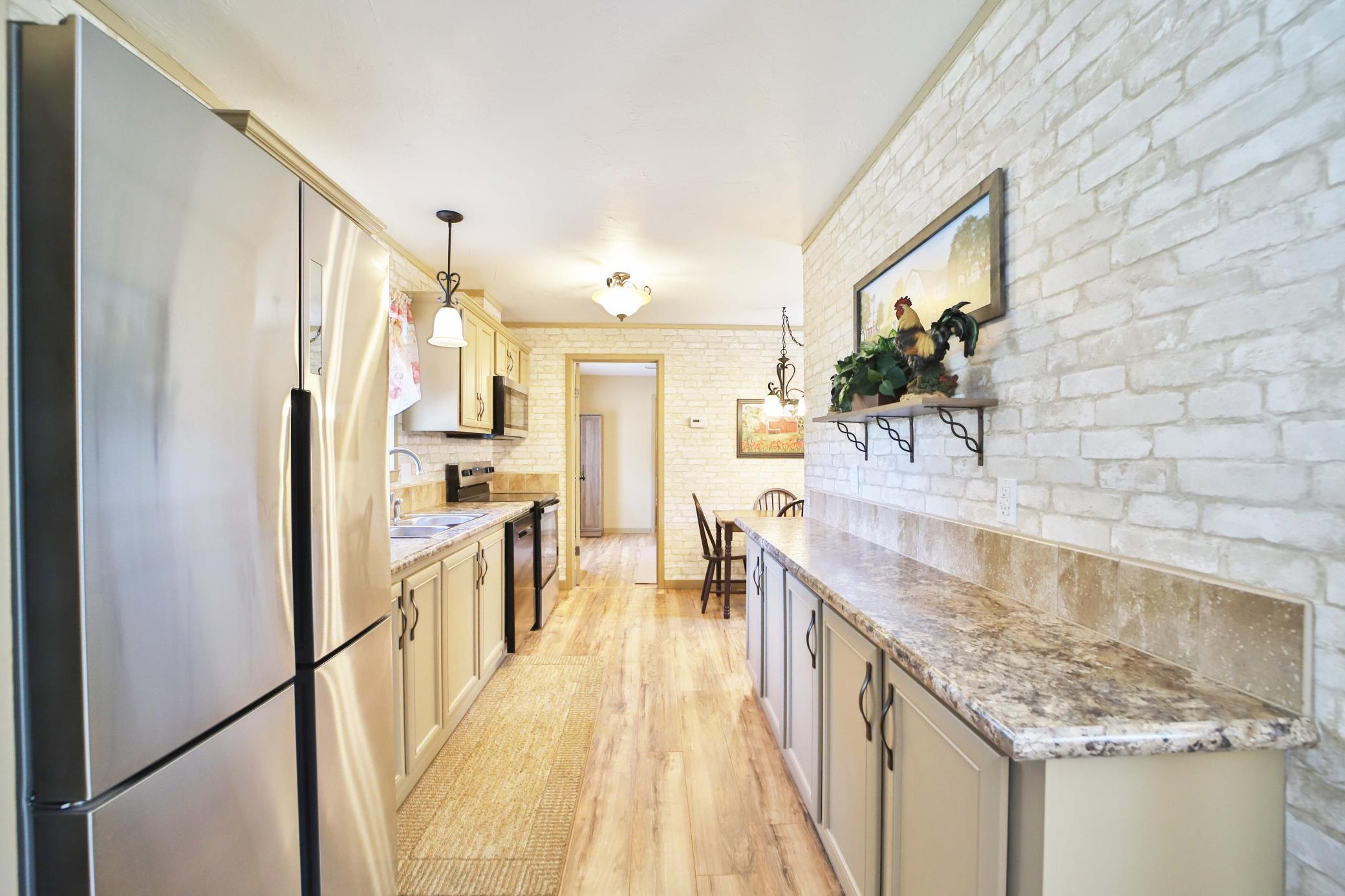 9188 Estate Circle Property Photo 6