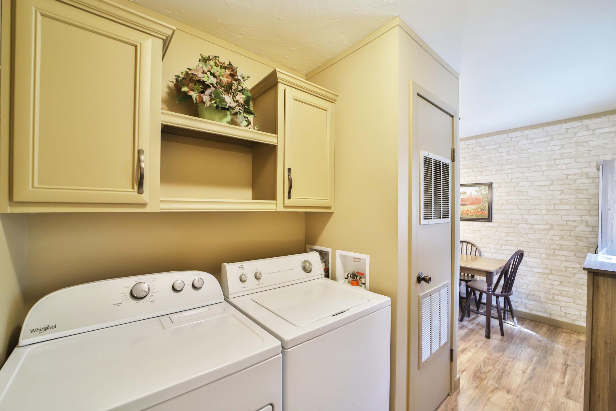 9188 Estate Circle Property Photo 32