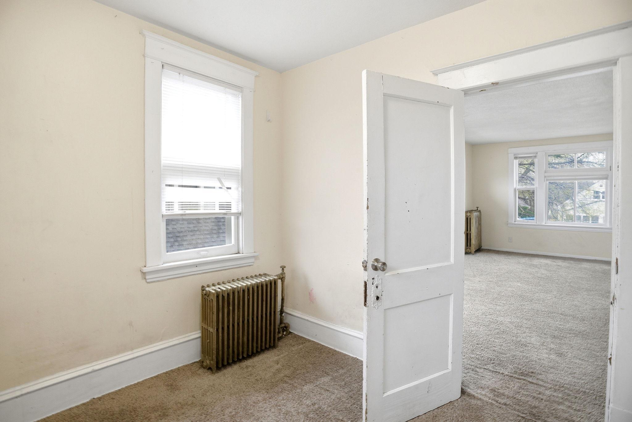 1259 Charles Avenue Property Photo 4