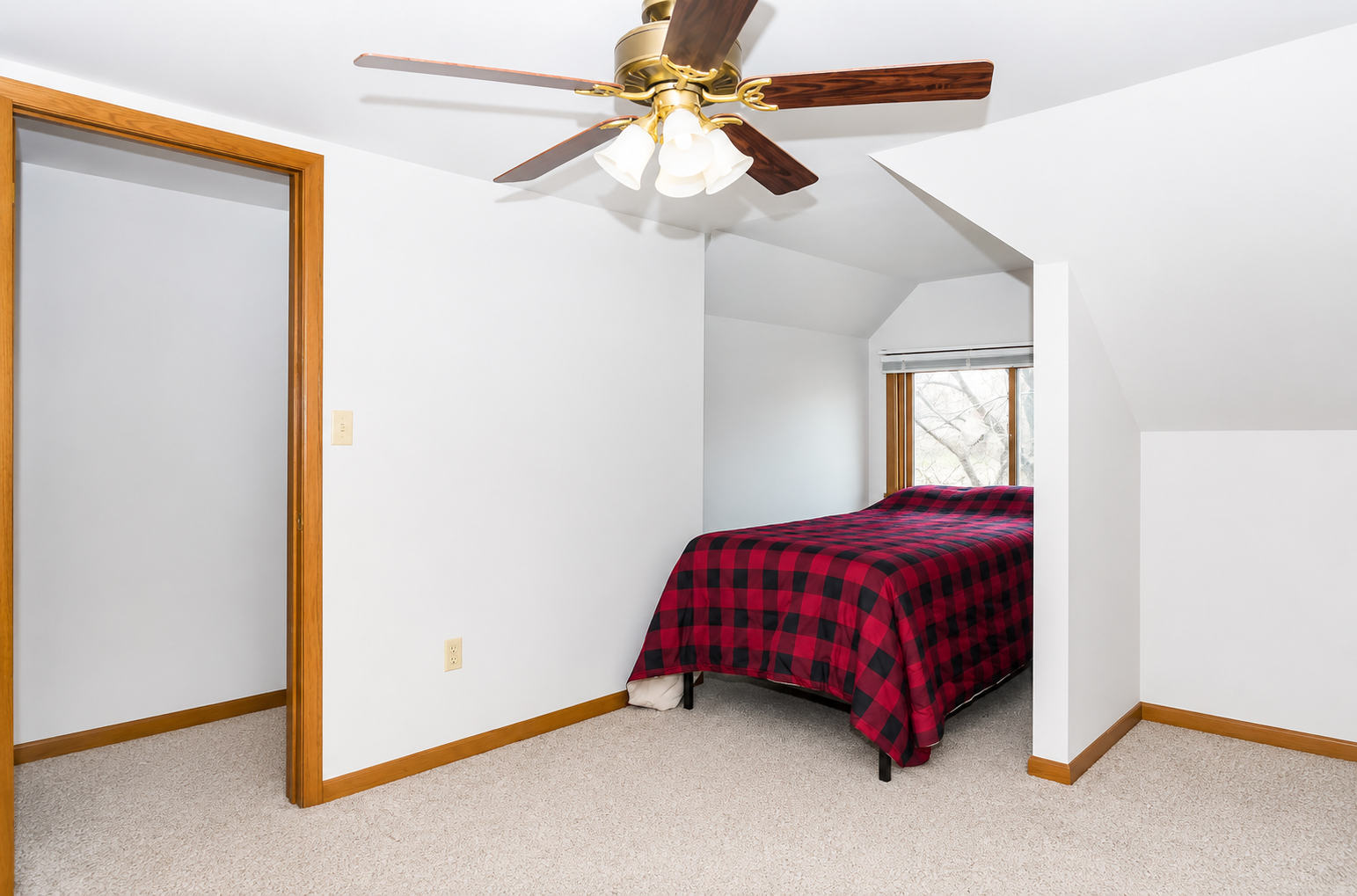 320 Michigan Avenue W Property Photo 16