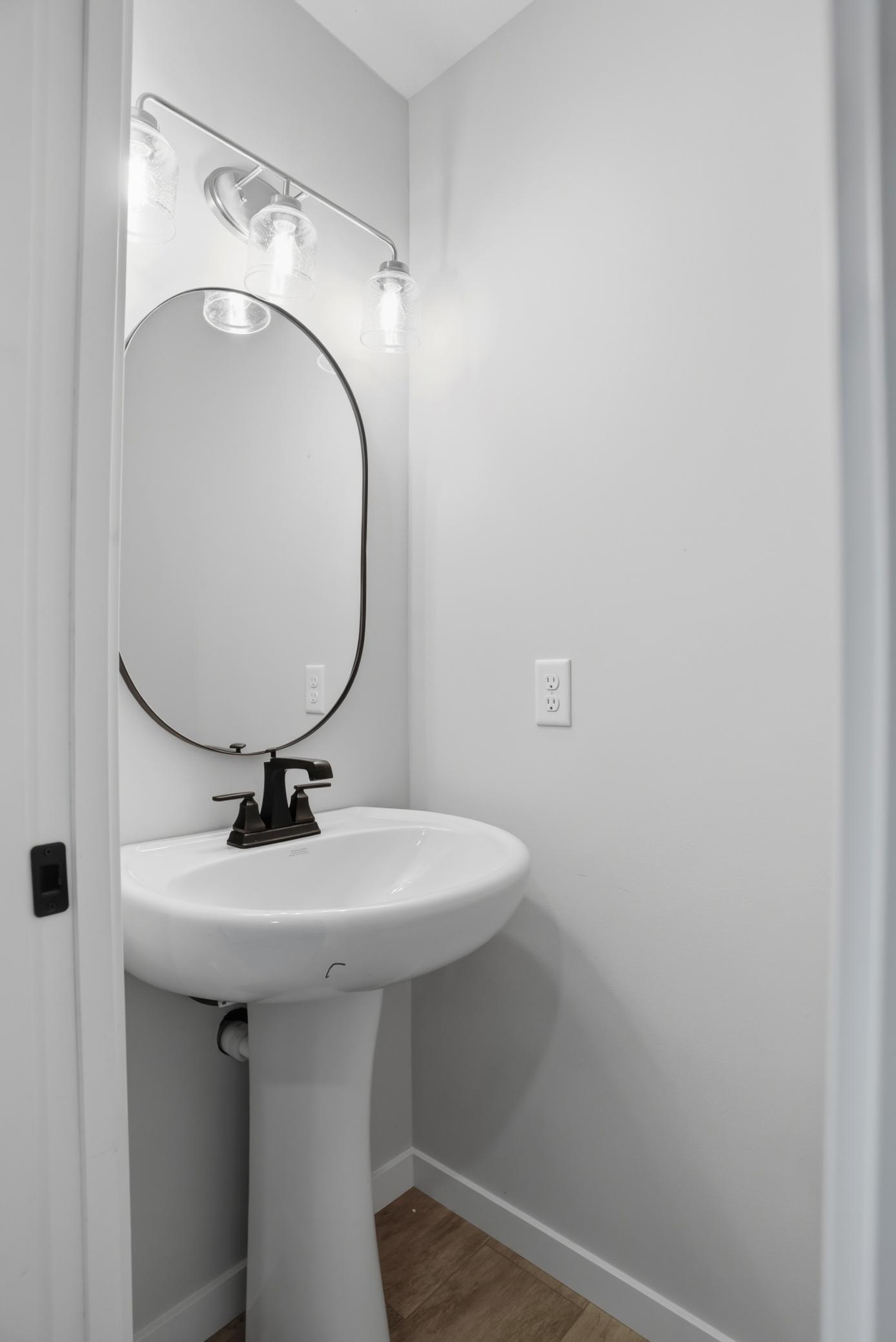 4634 9th Street Ne Property Photo 6
