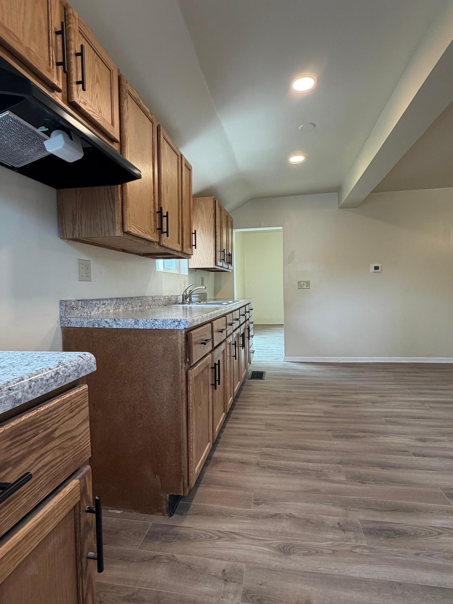 506 E Mondale Street Property Photo 8