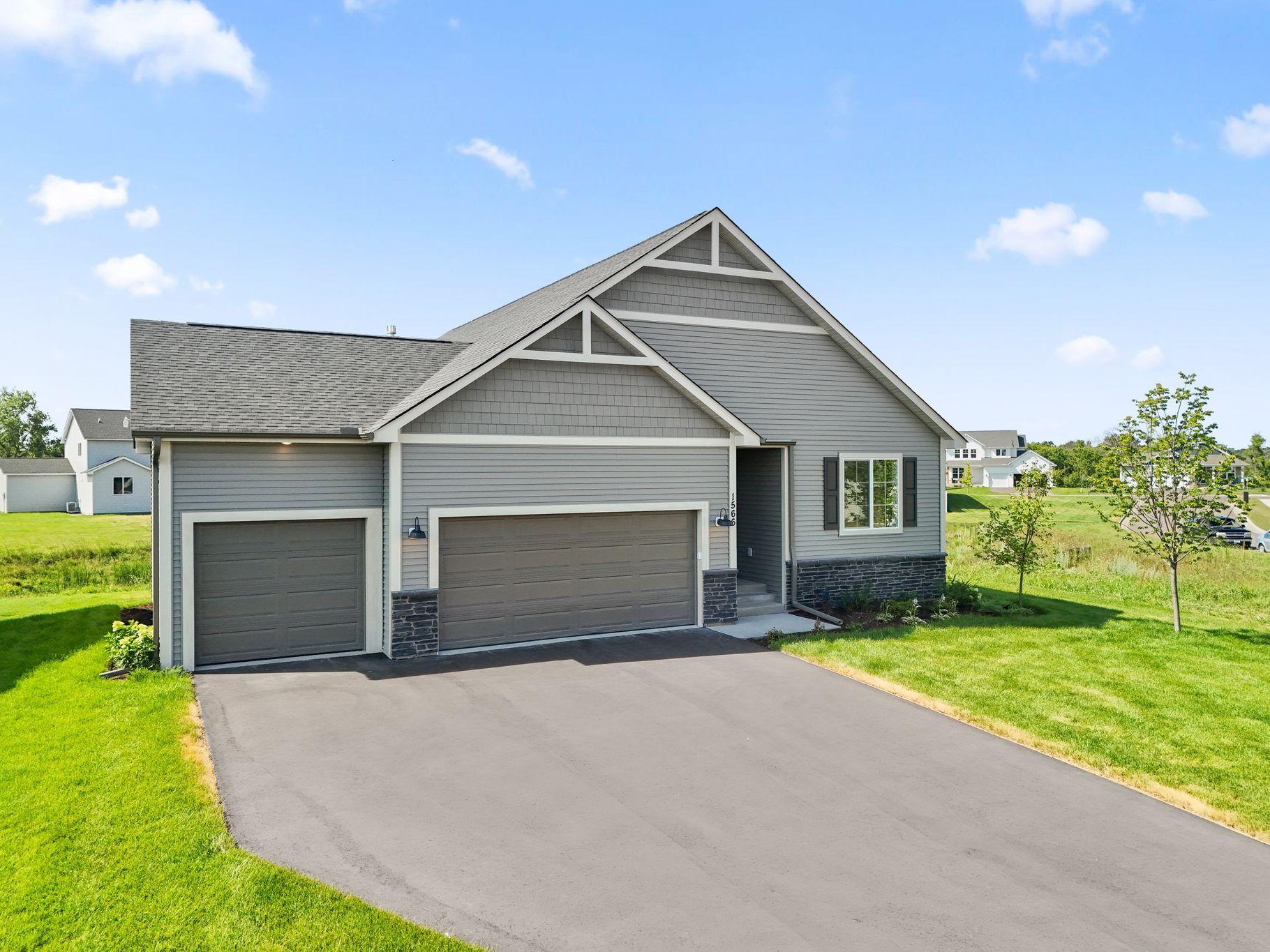 1566 Applegate Road Property Photo 8