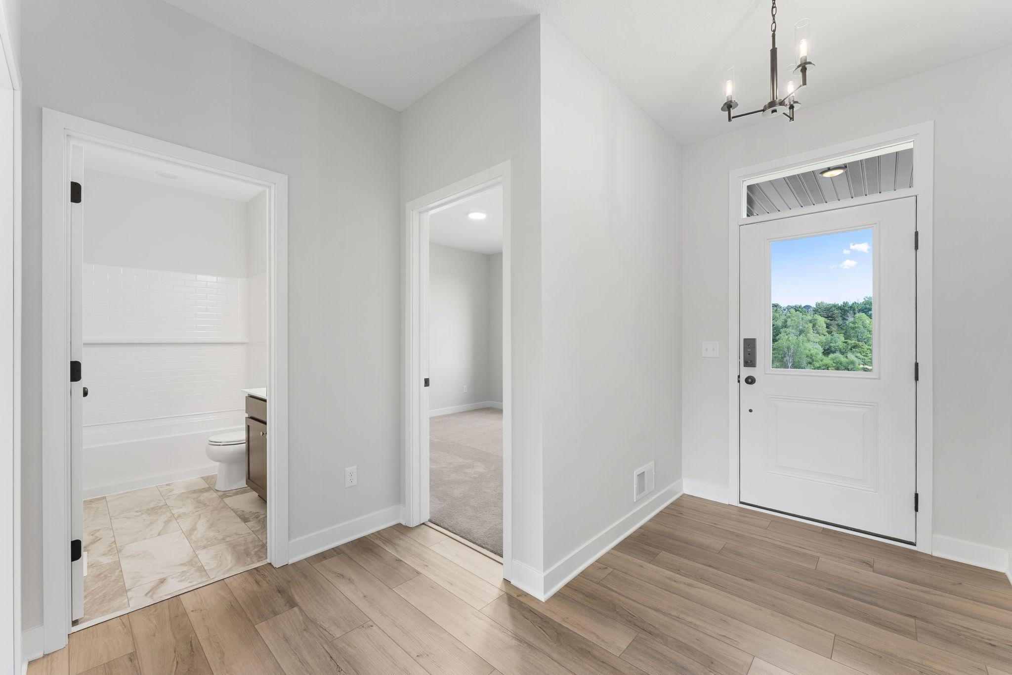 1566 Applegate Road Property Photo 11