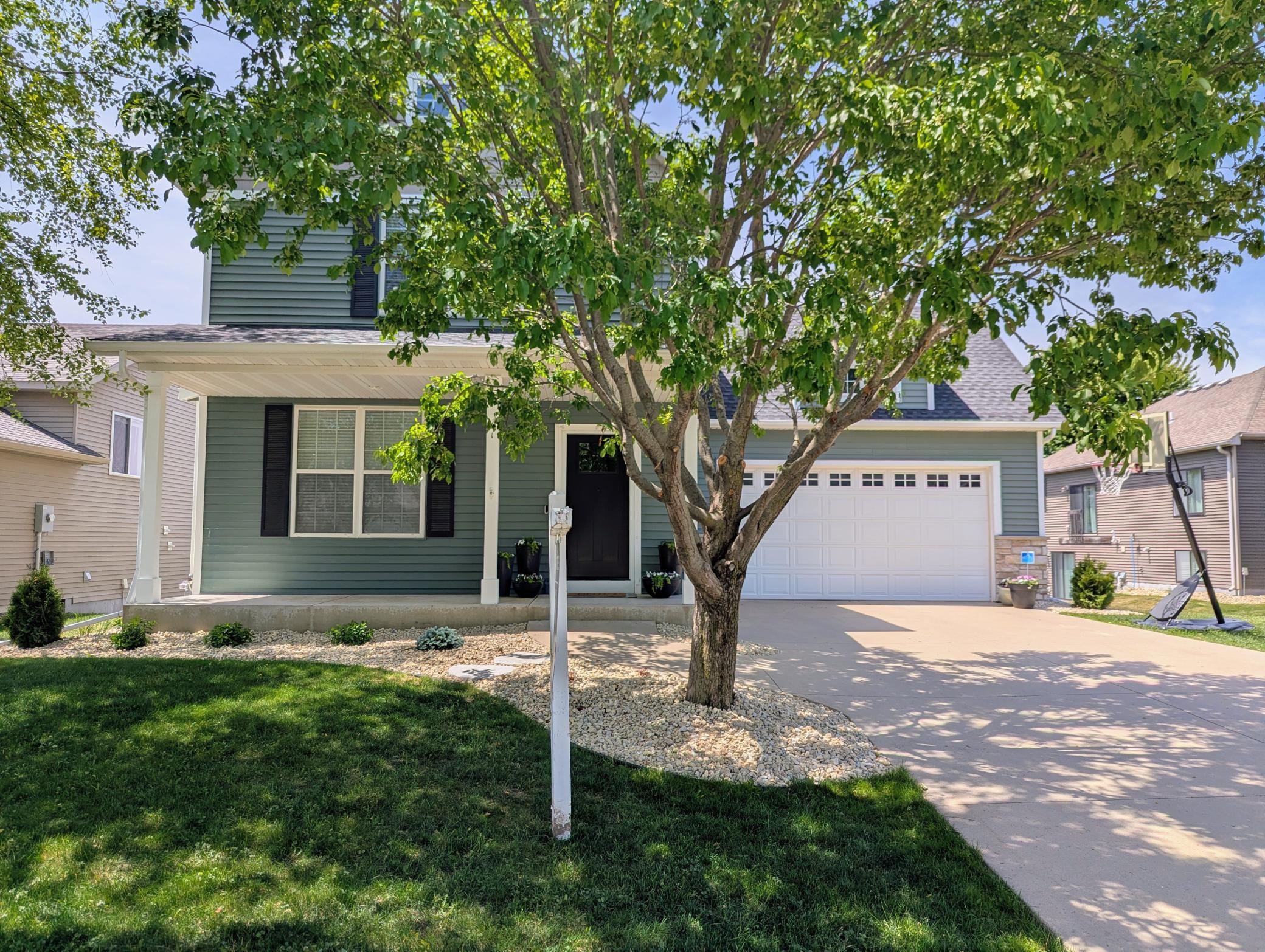 1411 Century Point Lane Ne Property Photo 2