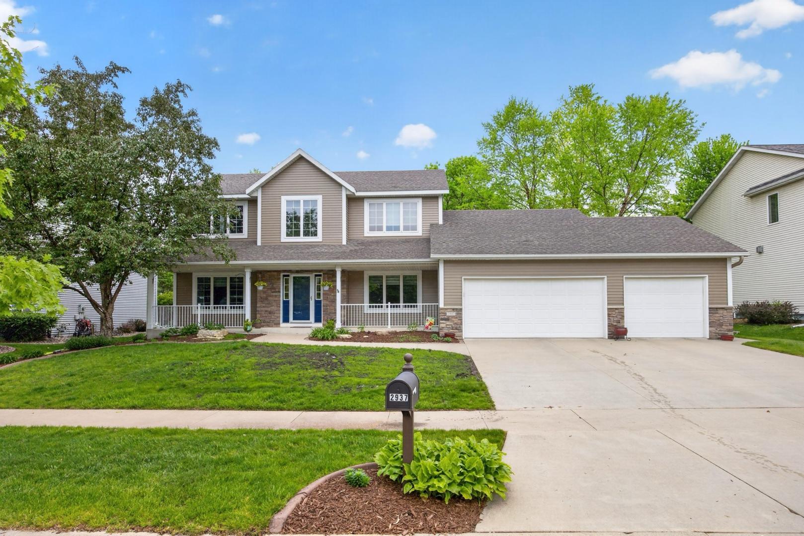 2937 Oakview Drive NE