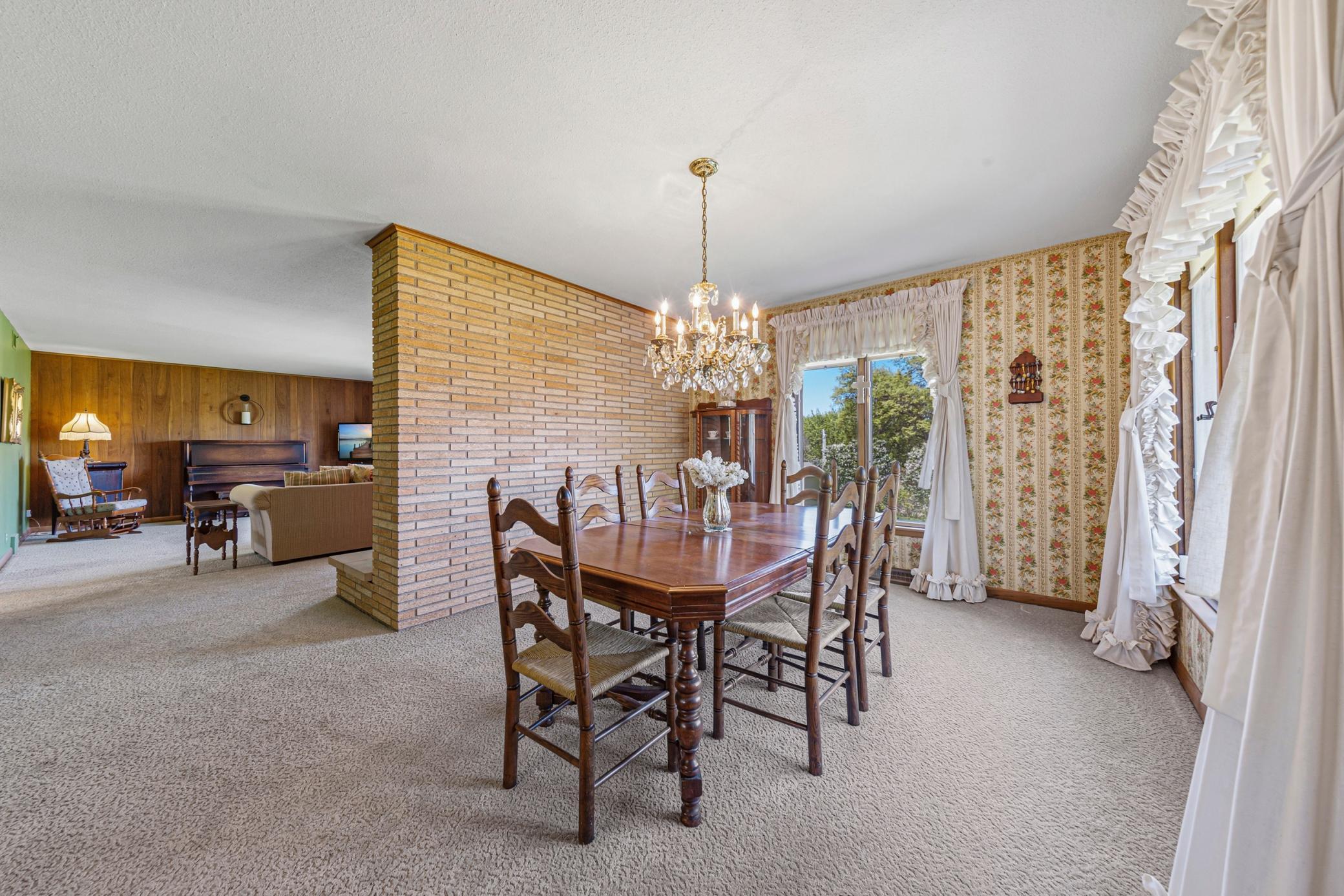 808 Hillcrest Drive Property Photo 15