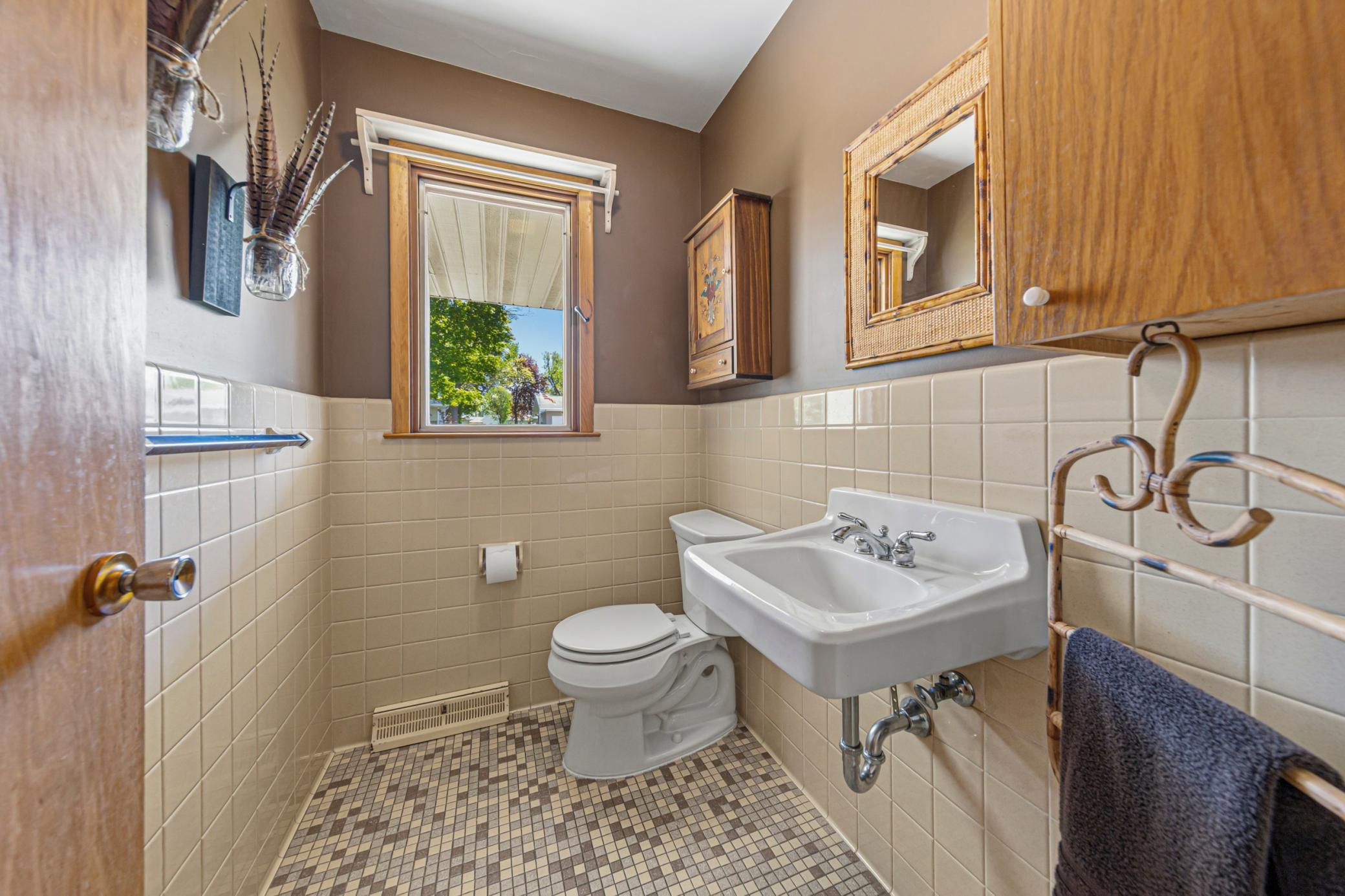808 Hillcrest Drive Property Photo 16