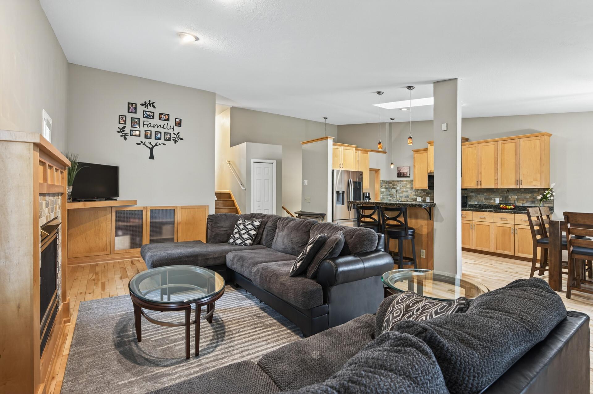 4302 Mccoll Drive Property Photo 1