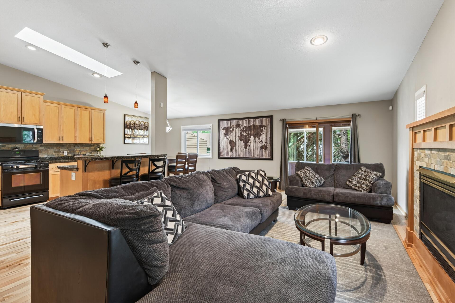 4302 Mccoll Drive Property Photo 8