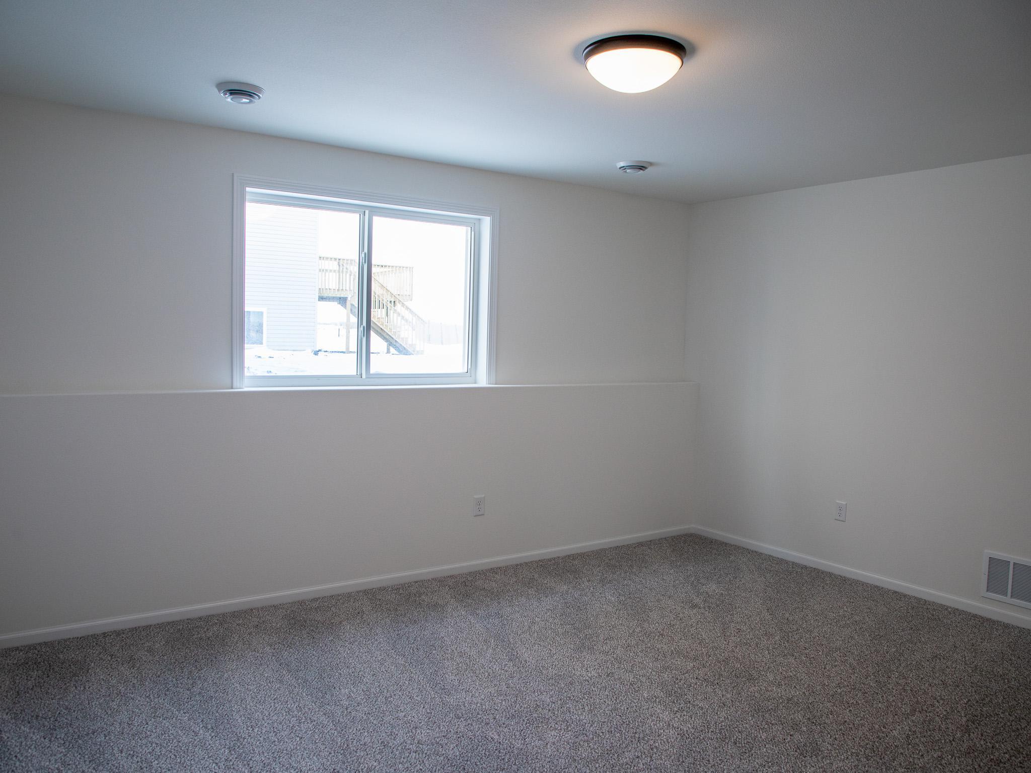 2932 74 Avenue S Property Photo 12