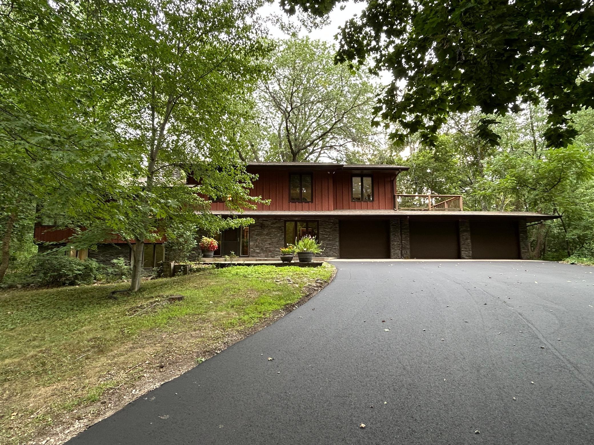34 N Oaks Road Property Photo 1