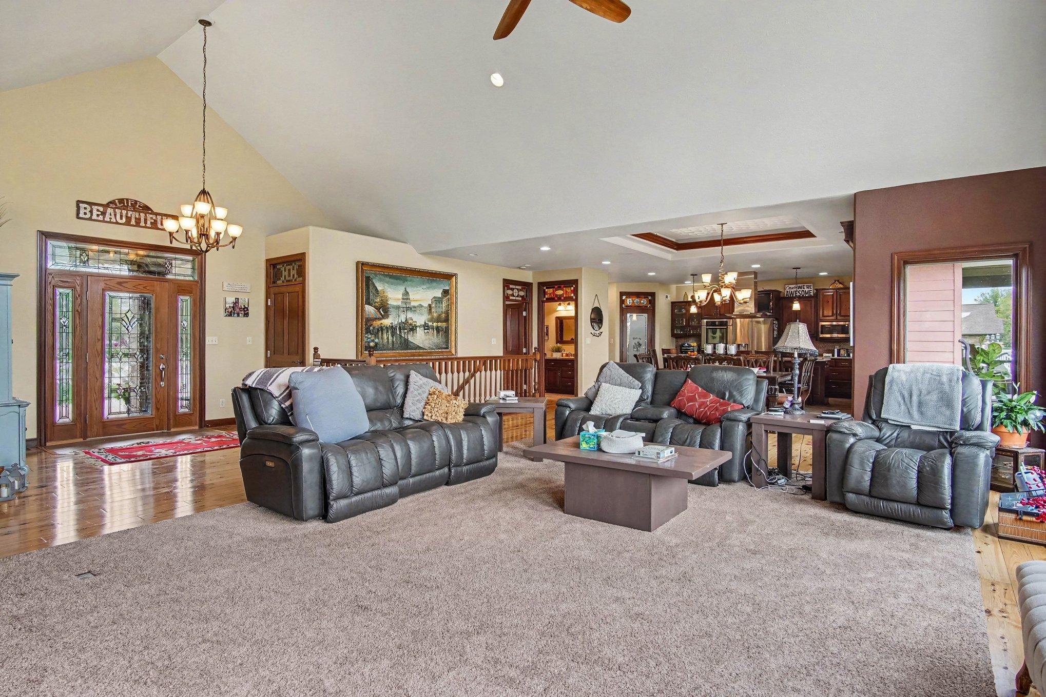 903 Fairway Drive Property Photo 9