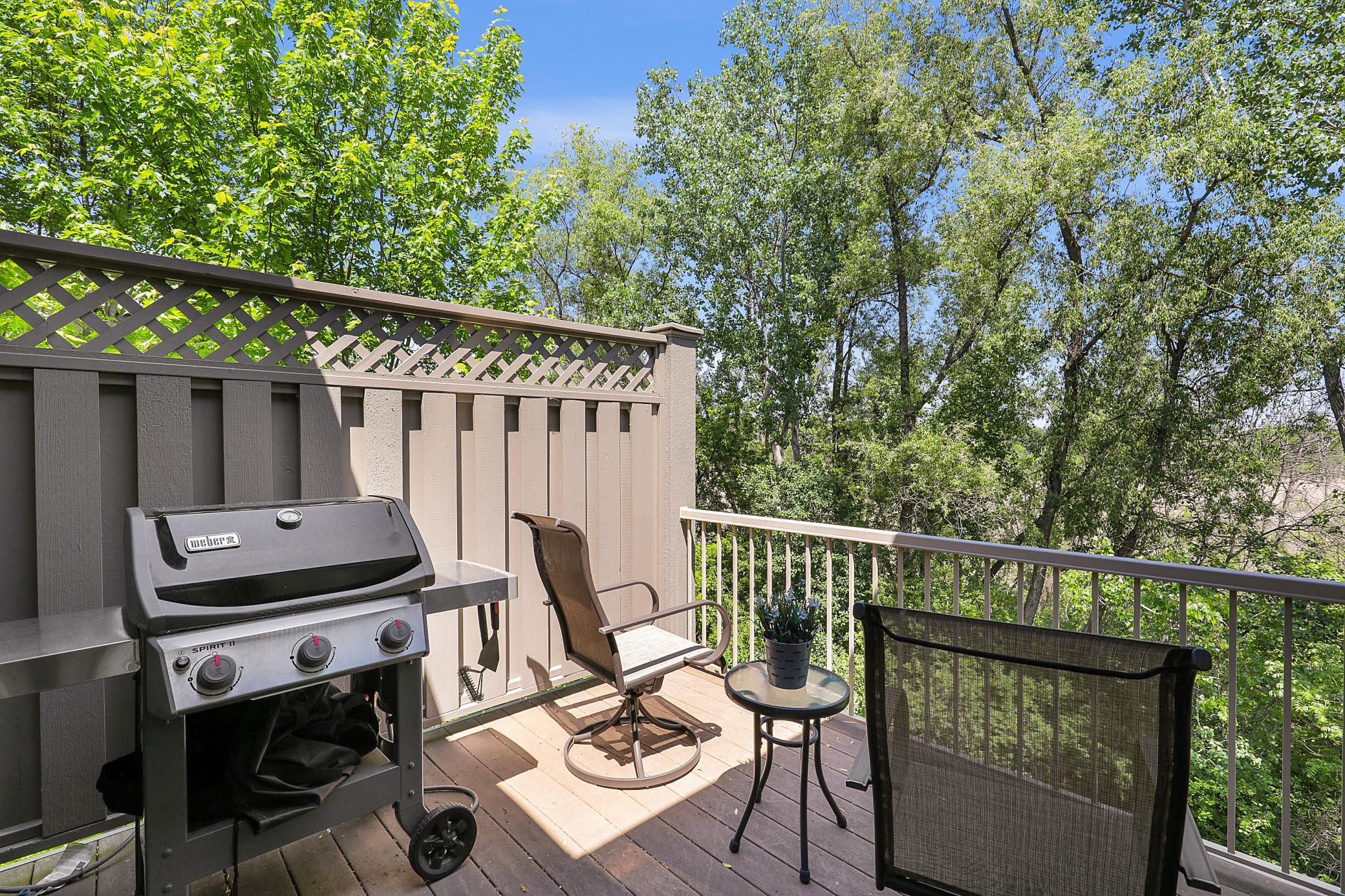 671 Willoughby Way E Property Photo 17