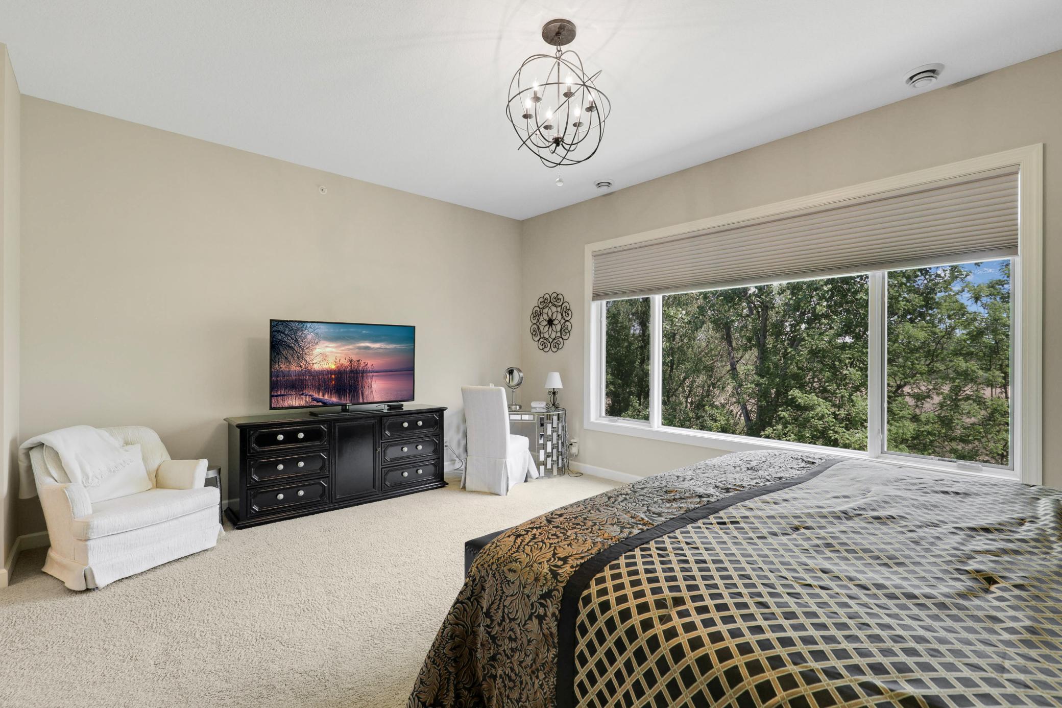 671 Willoughby Way E Property Photo 30