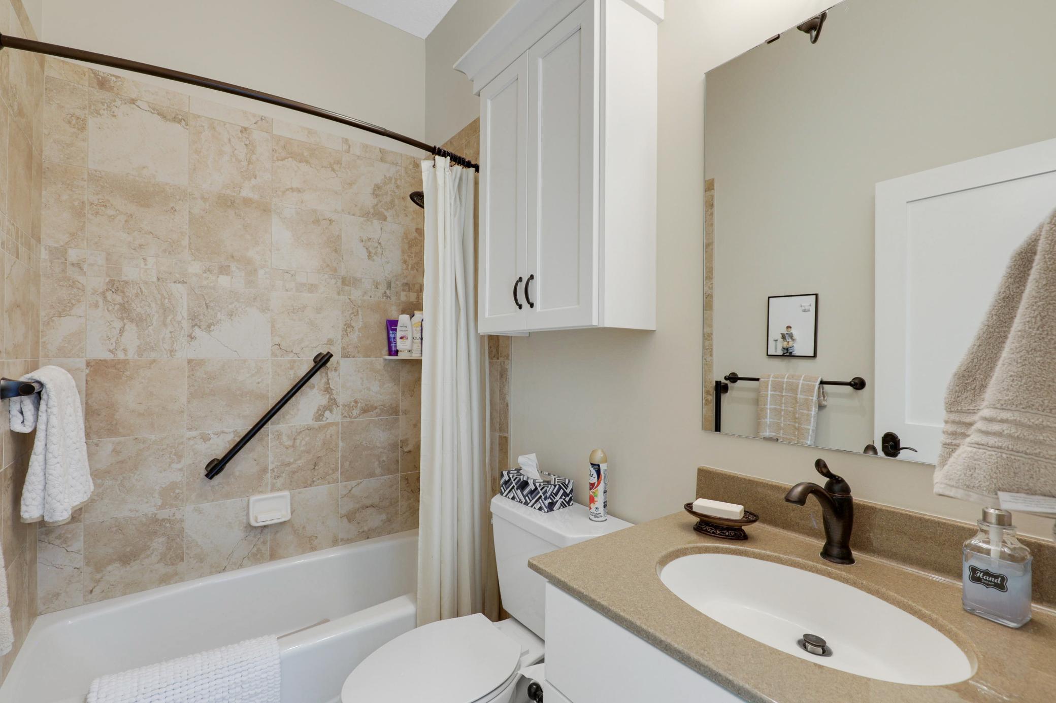671 Willoughby Way E Property Photo 44