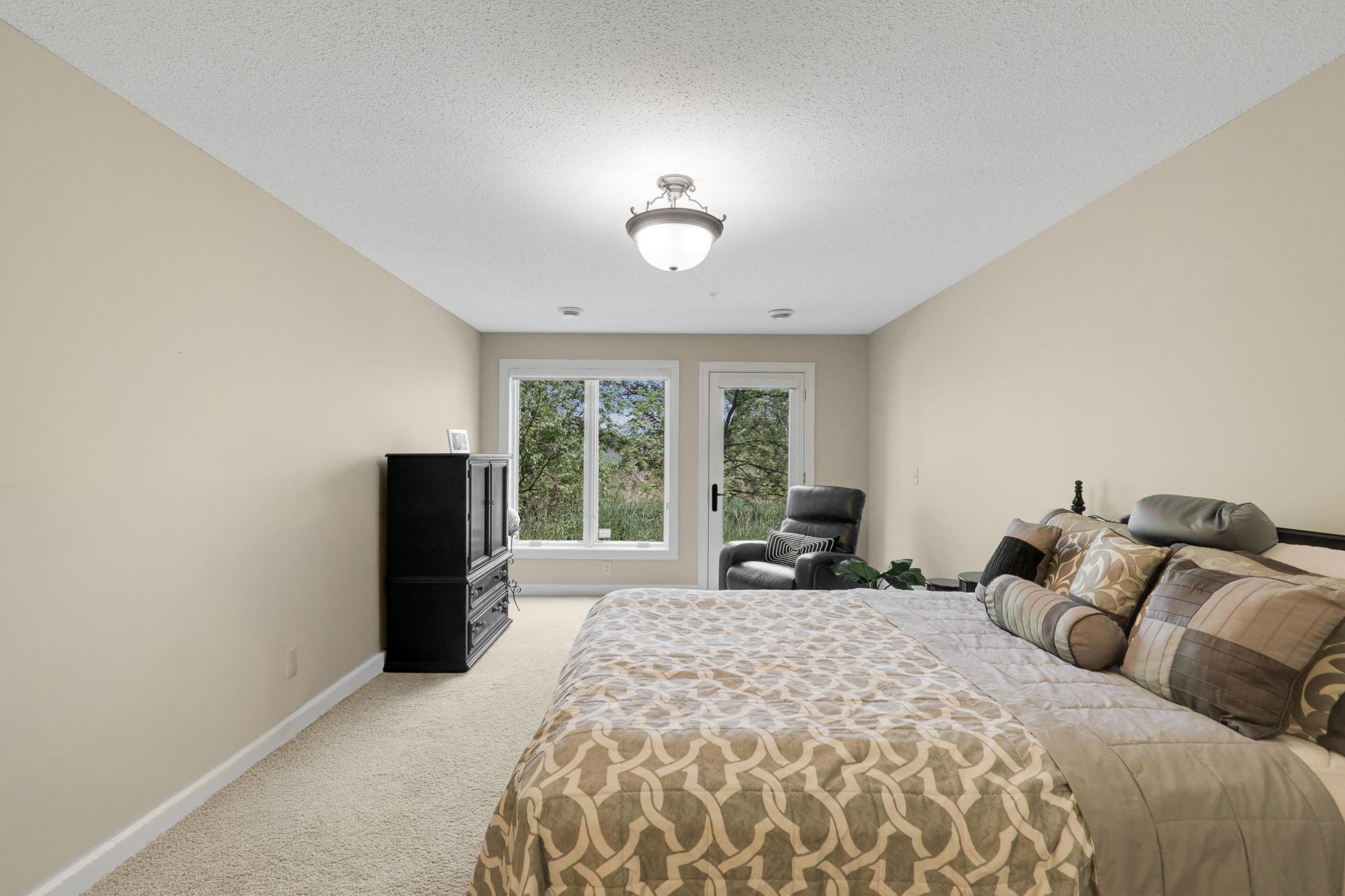671 Willoughby Way E Property Photo 47