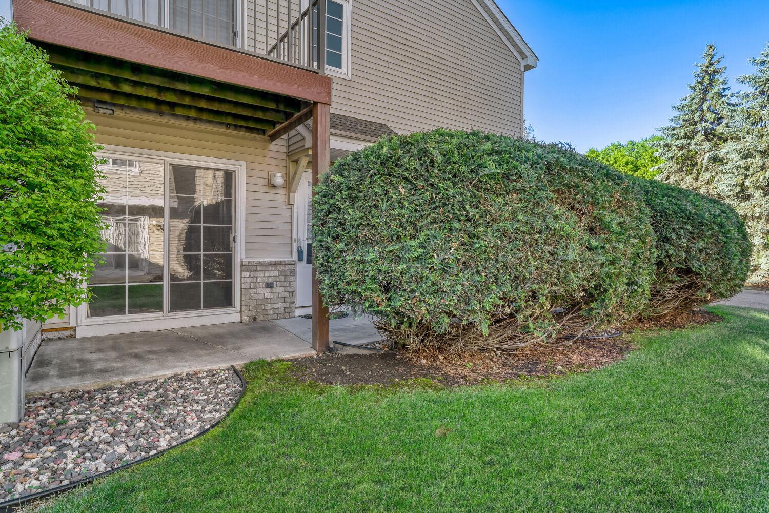 2225 Ranchview Lane N 7 Property Photo 11