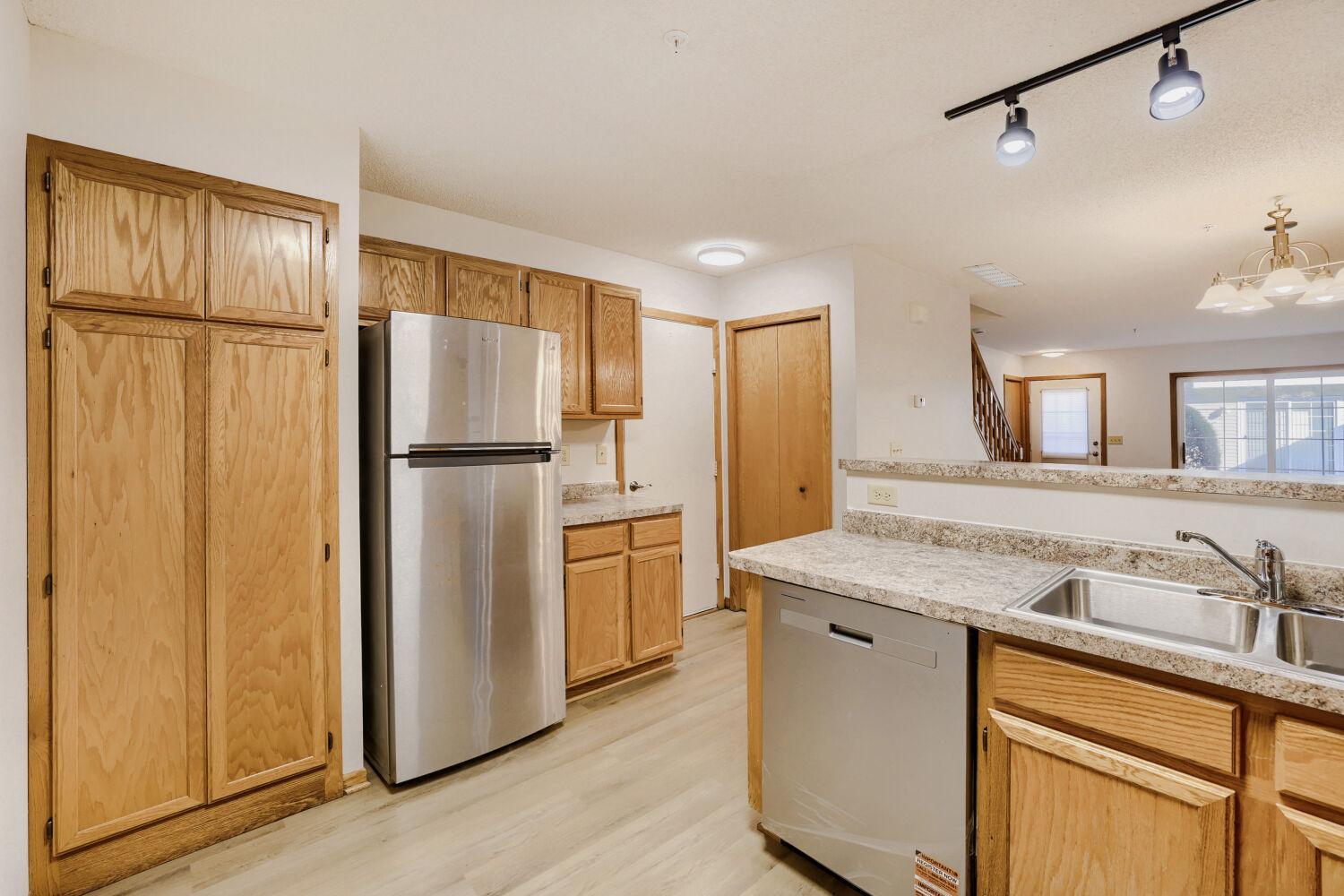 2225 Ranchview Lane N 7 Property Photo 12