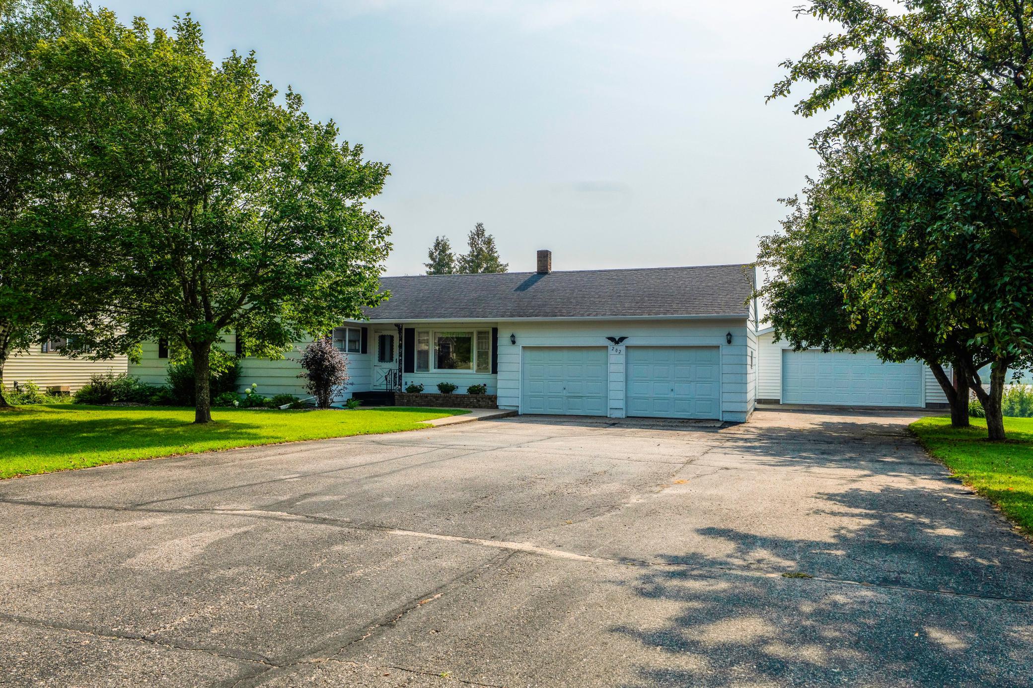 202 Lomond Drive Nw Property Photo 4