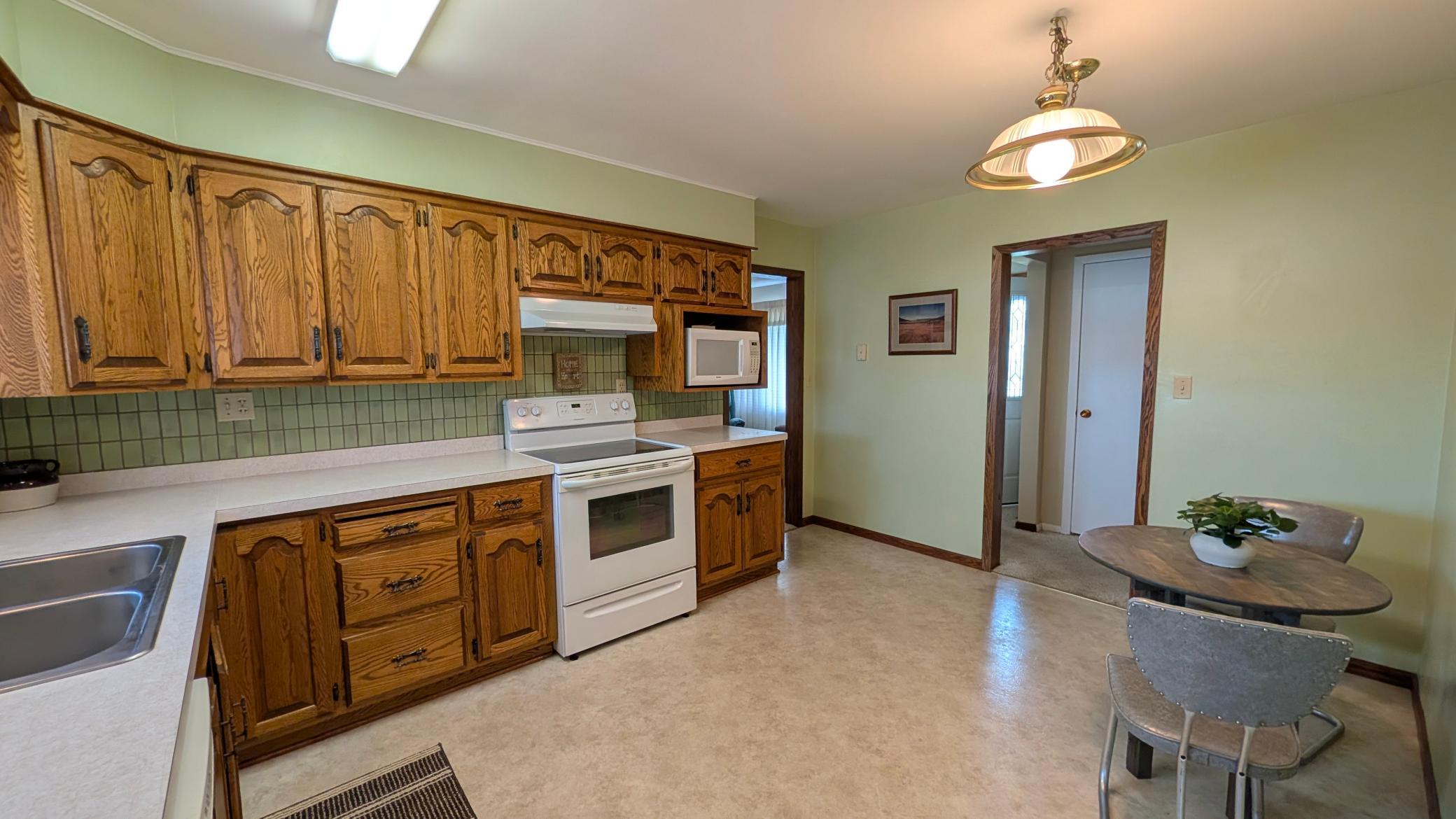 202 Lomond Drive Nw Property Photo 12
