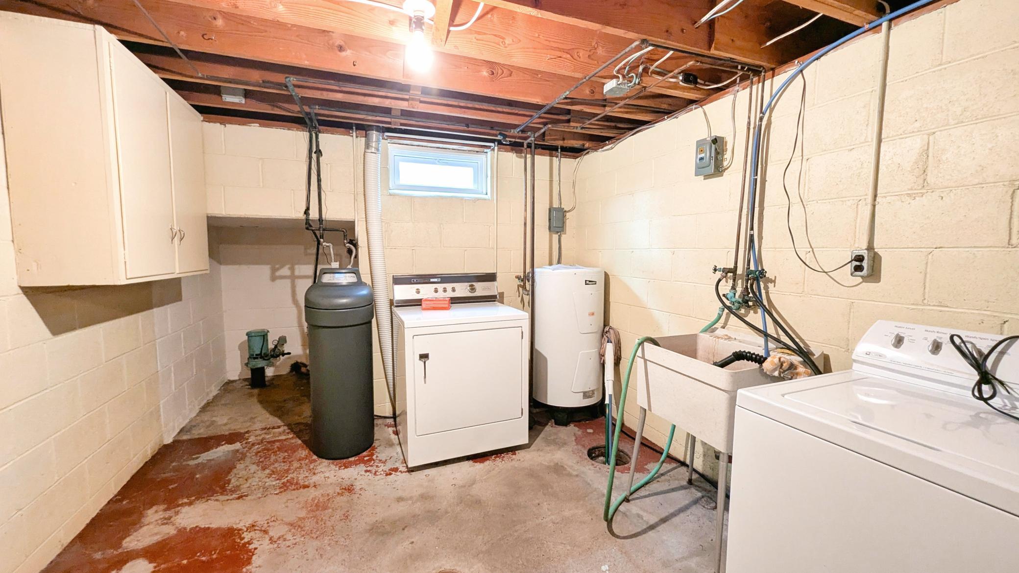 202 Lomond Drive Nw Property Photo 34
