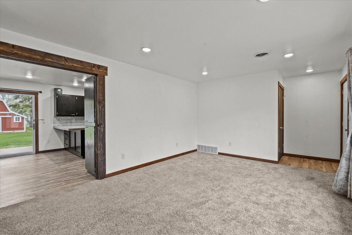 248 Wegener Drive Property Photo 9