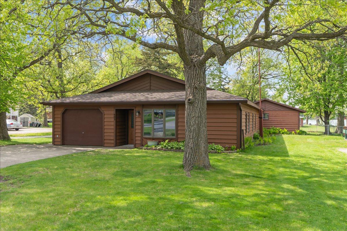 605 Chinook Avenue Sw Property Photo 1