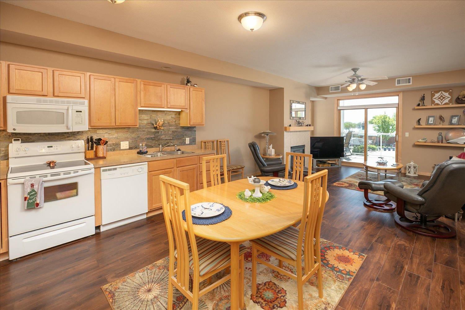 1215 N Lakeshore Drive 303 Property Photo 6