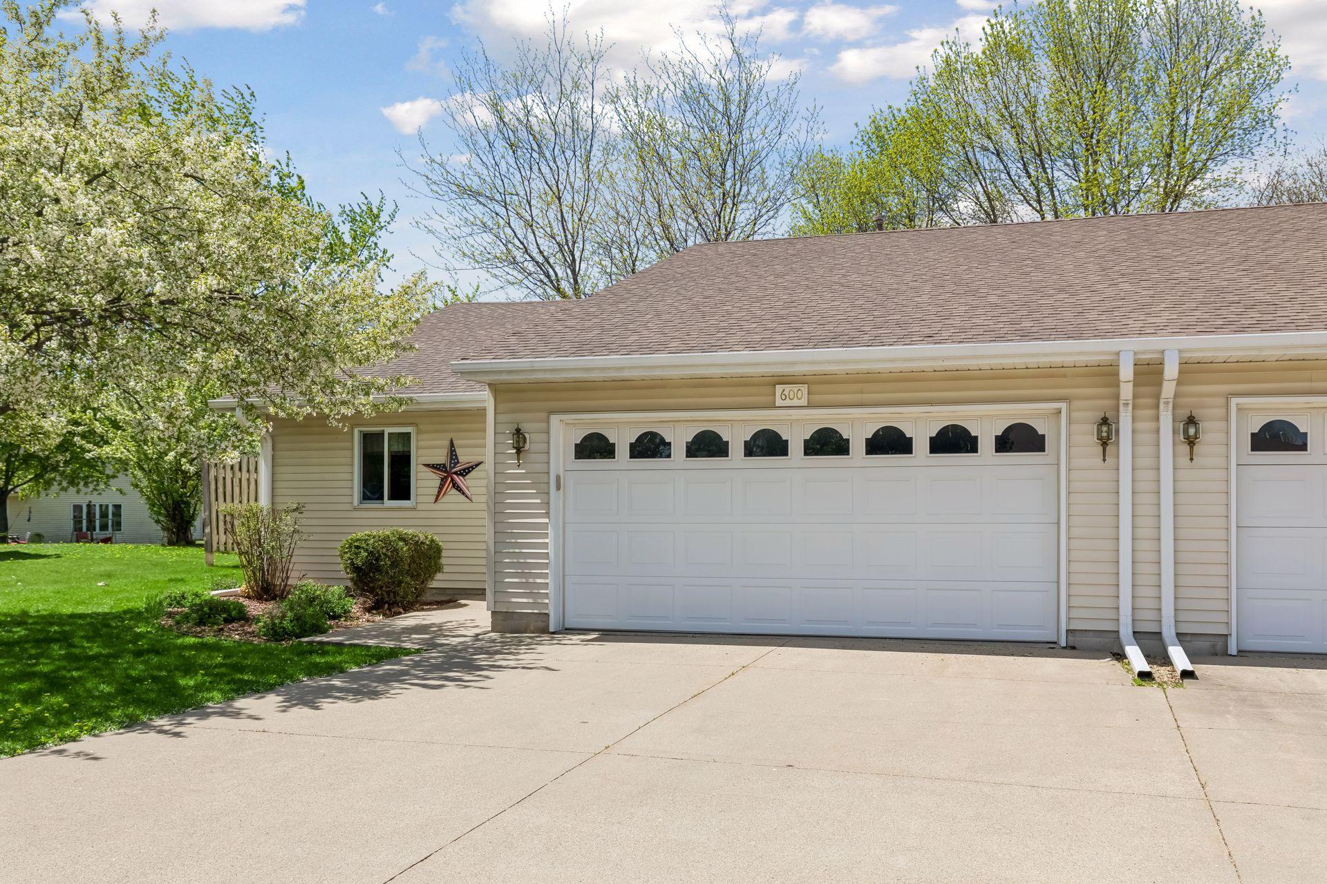 600 E Welco Drive Property Photo 2