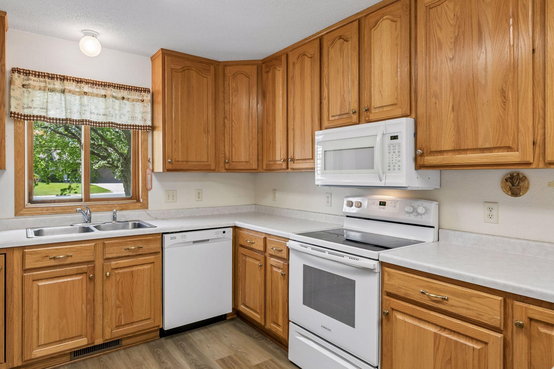 600 E Welco Drive Property Photo 8