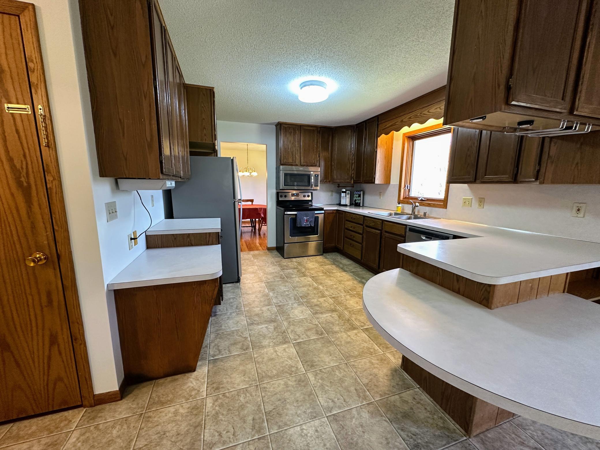 608 Pinetree Drive Property Photo 4