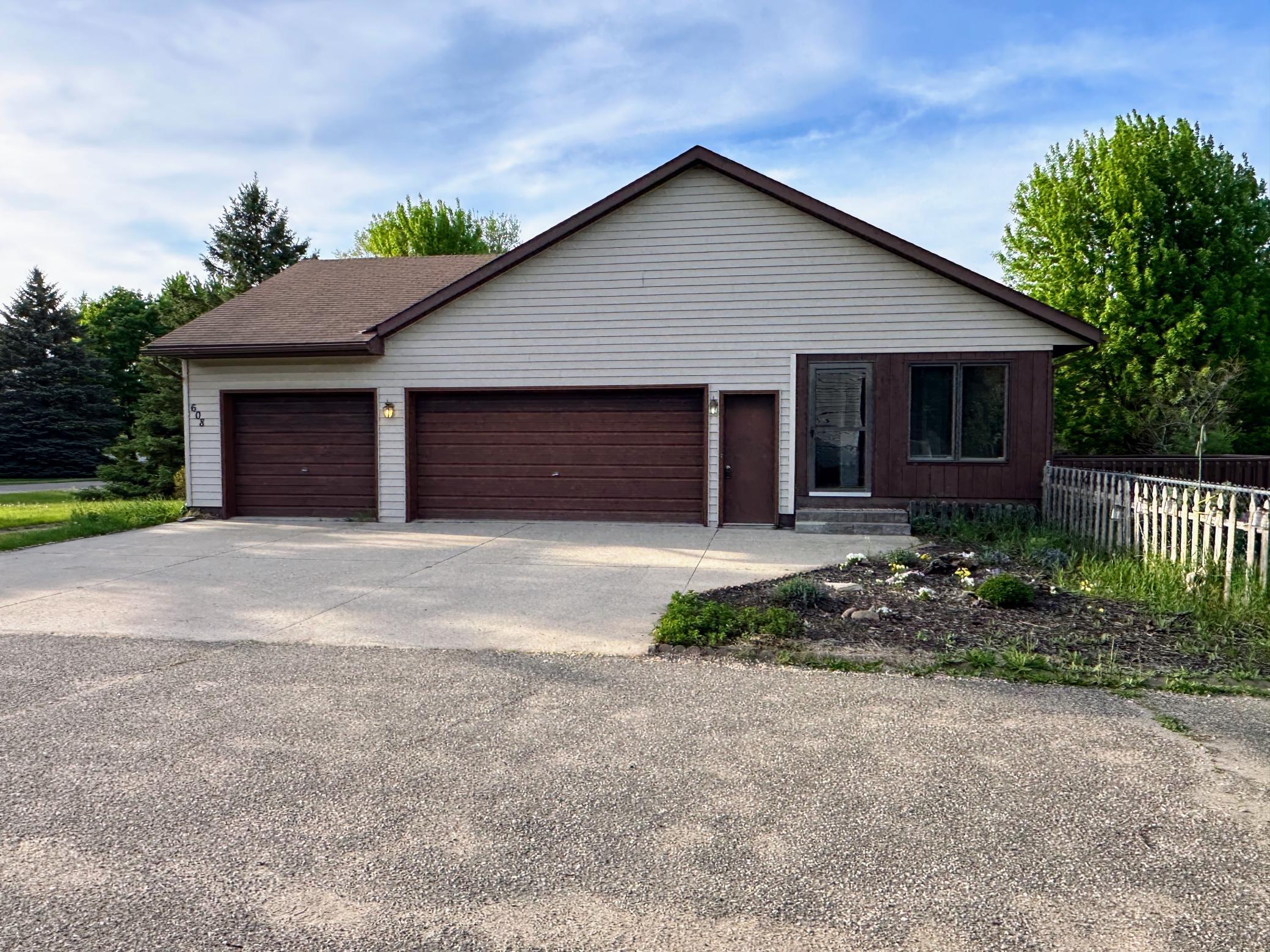 608 Pinetree Drive Property Photo 11