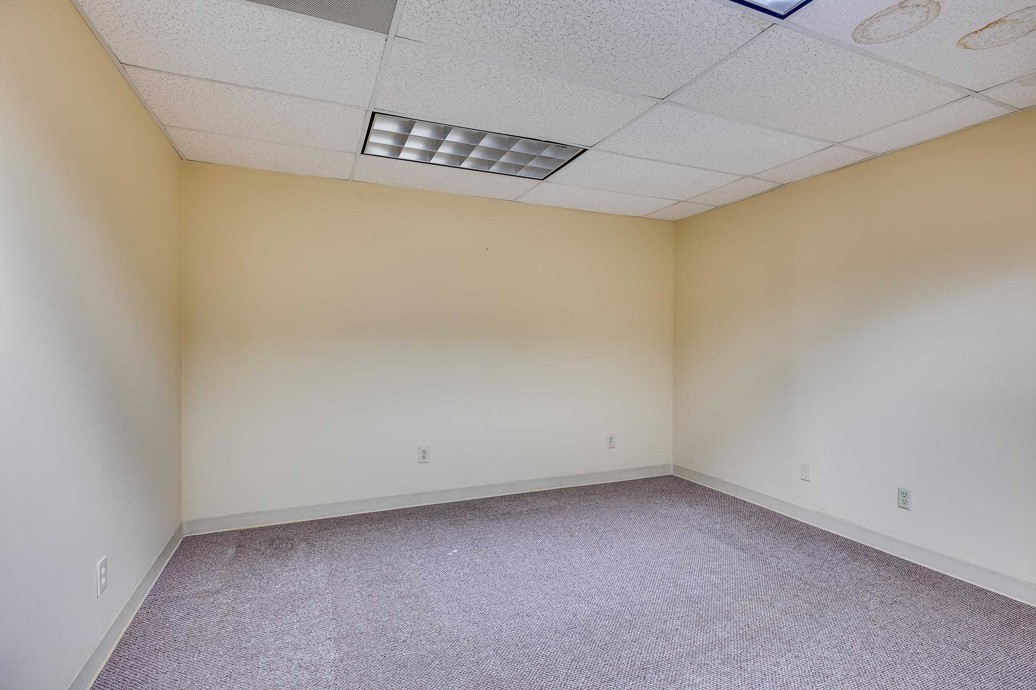 4205 Lancaster Lane N Property Photo 11