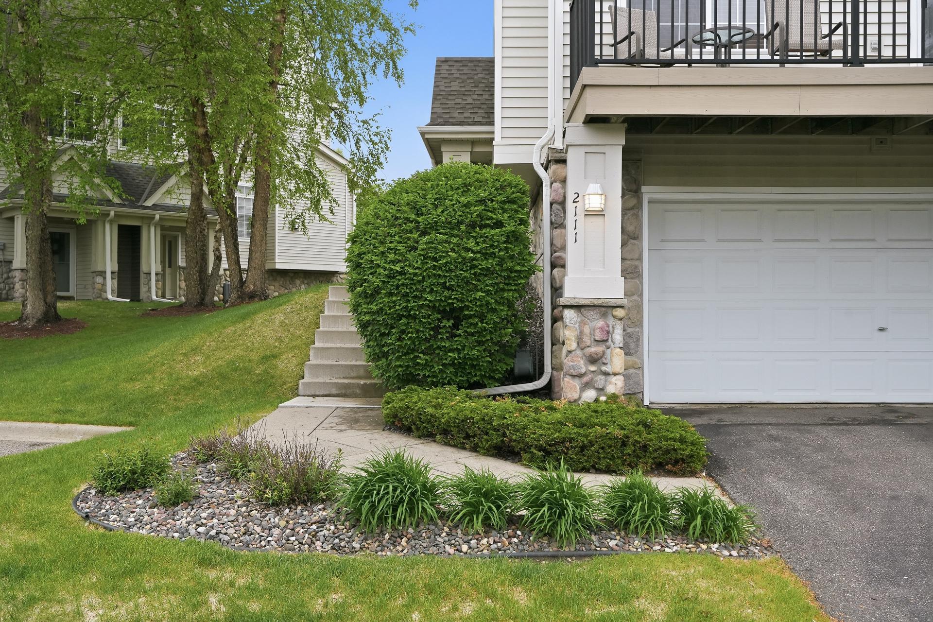 2111 Eagle Trace Lane Property Photo 4