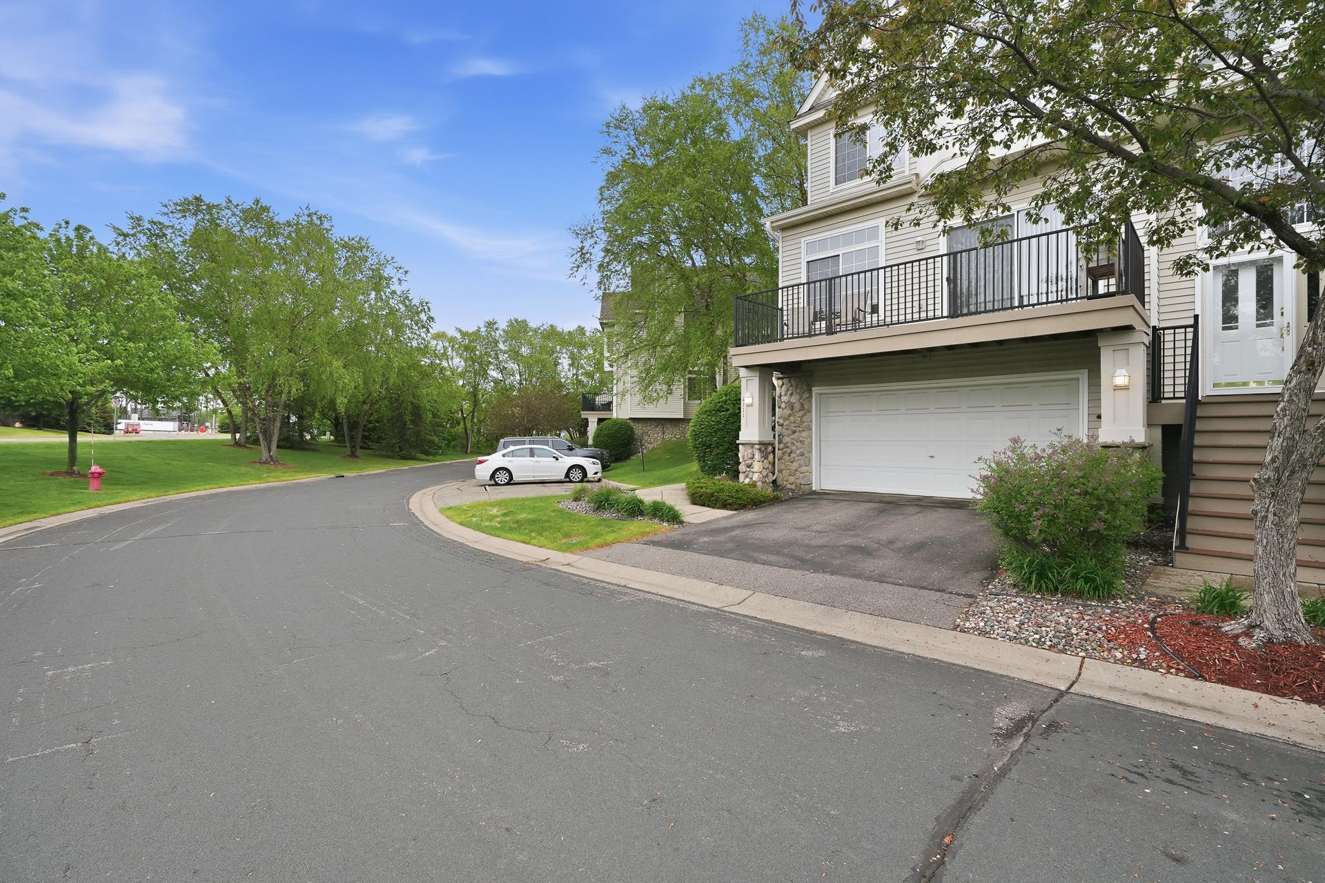 2111 Eagle Trace Lane Property Photo 5