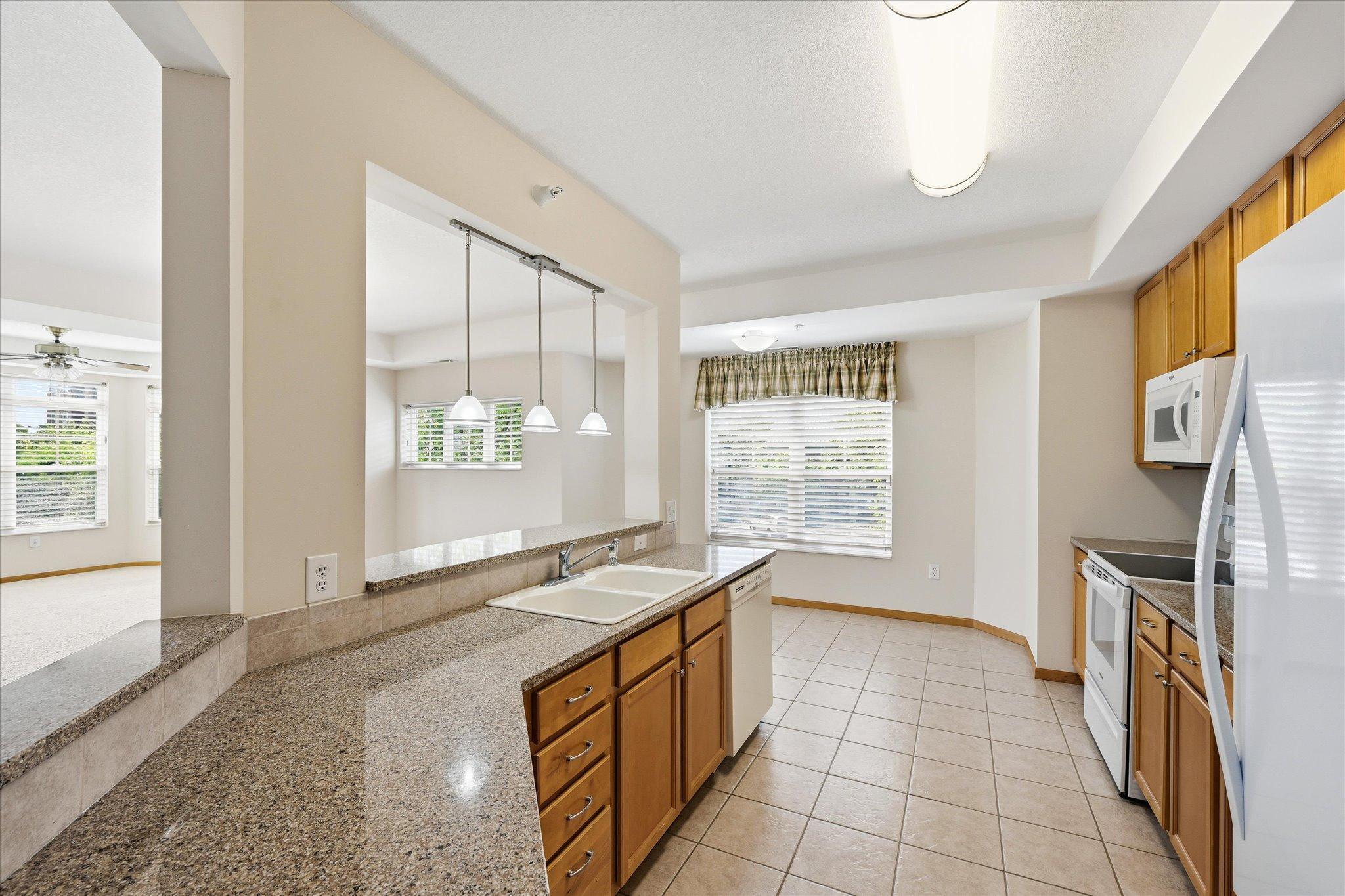 2550 38th Avenue Ne 213 Property Photo 17