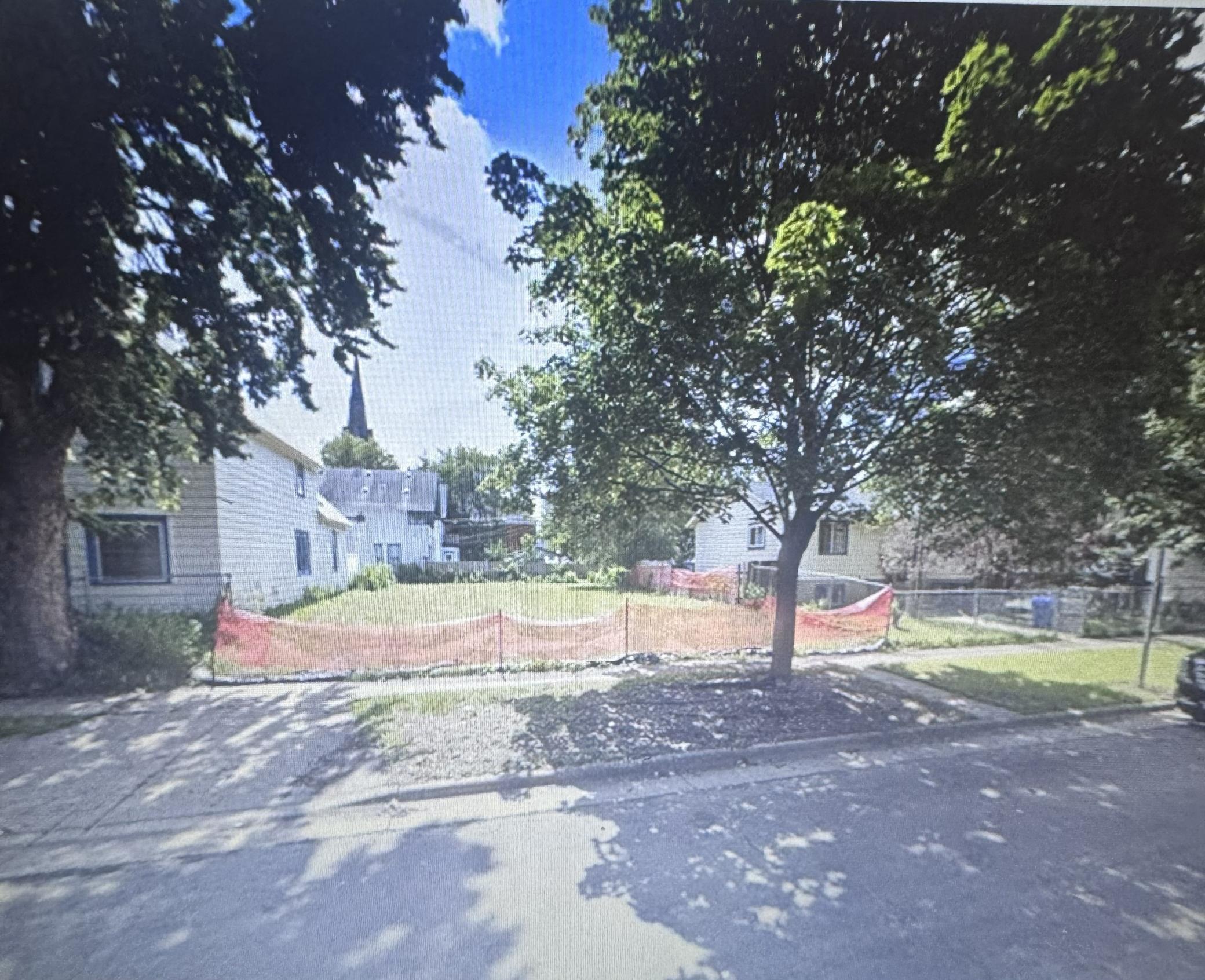326 Charles Avenue Property Photo 1