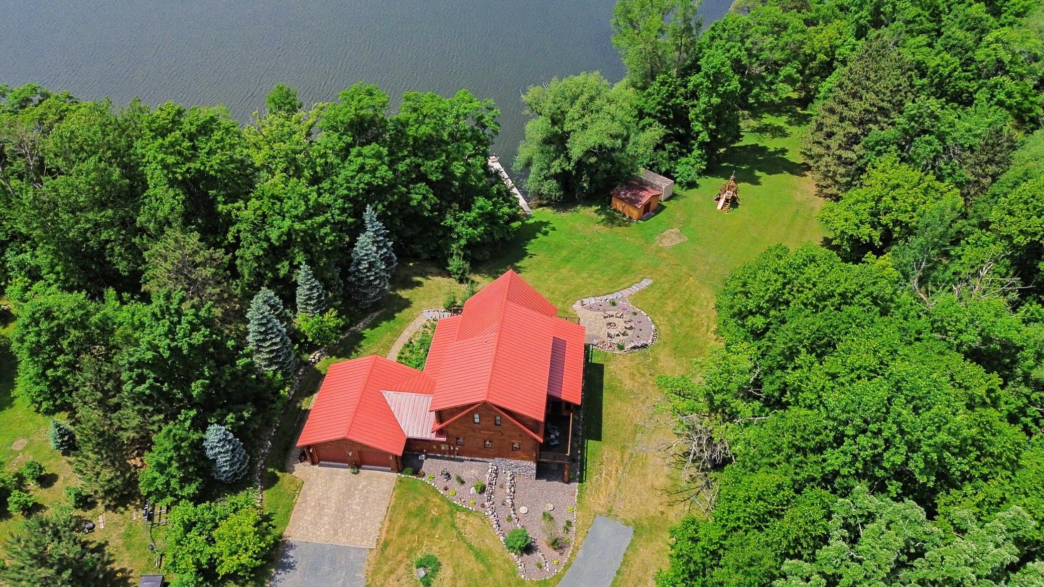 20529 Round Lake Road Property Photo 7