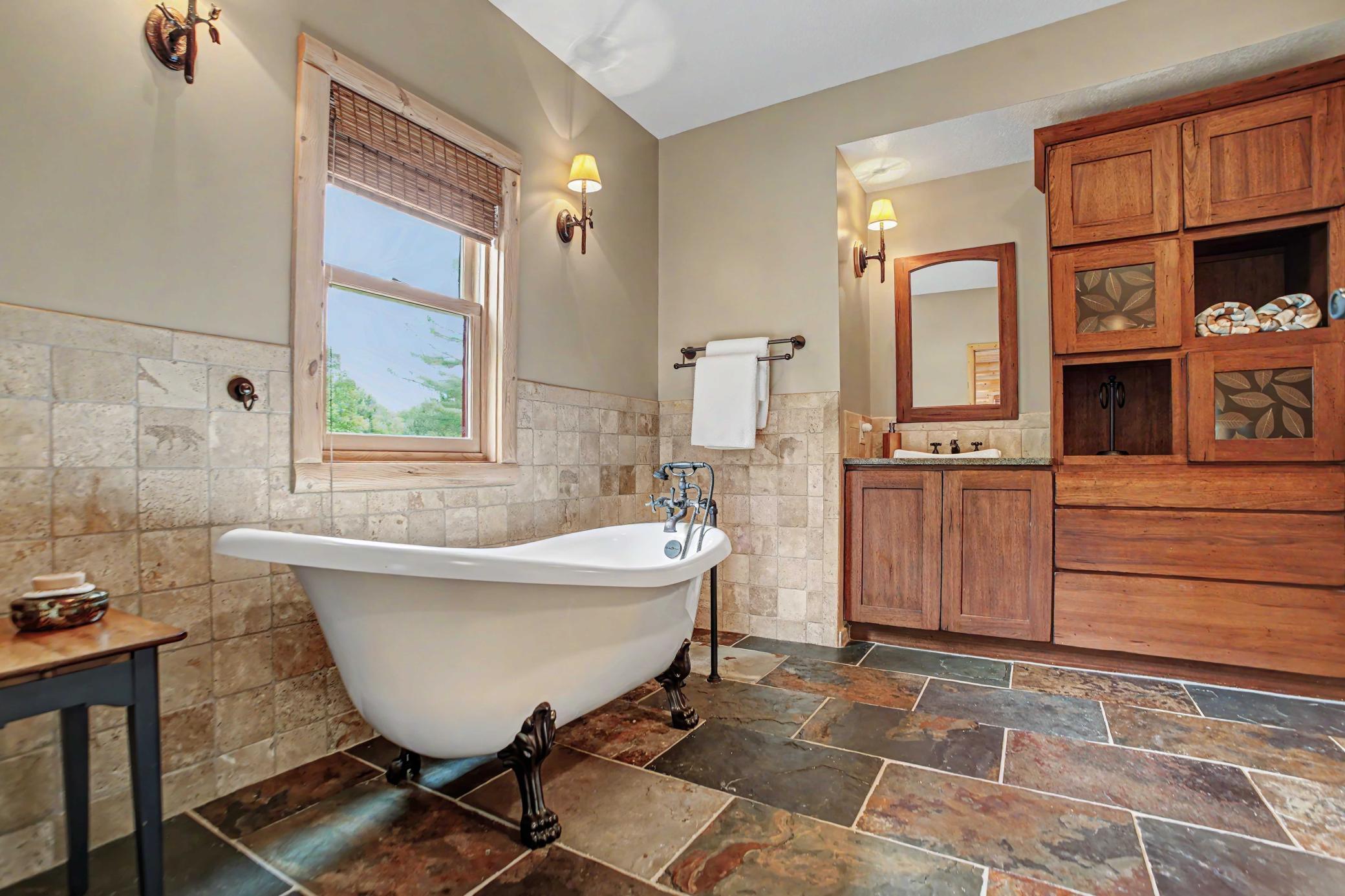 20529 Round Lake Road Property Photo 43