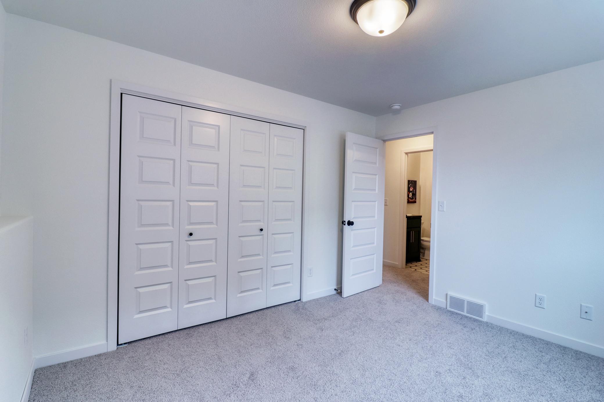 6727 Selkirk Drive S Property Photo 33