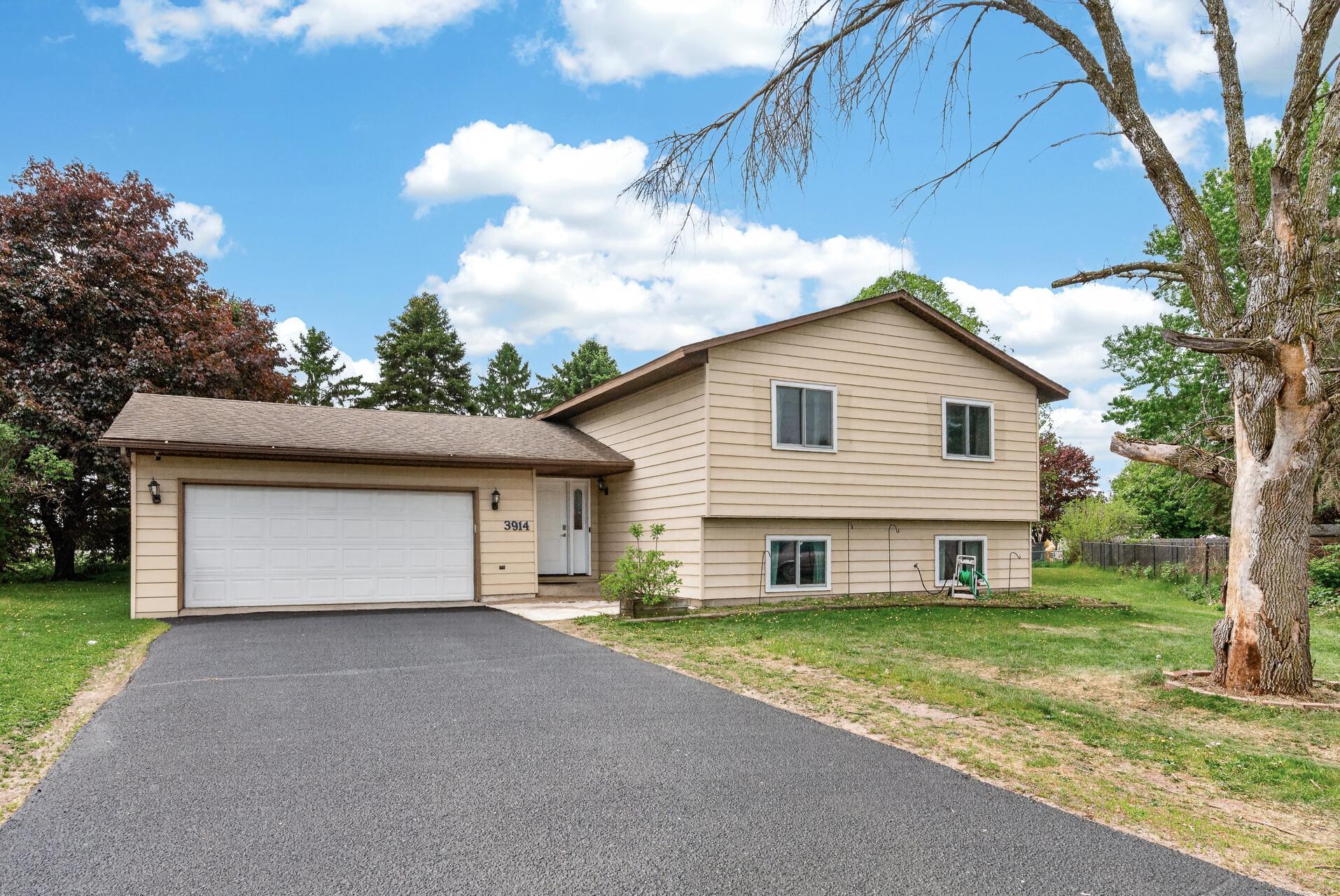 3914 67th Street E Property Photo 1