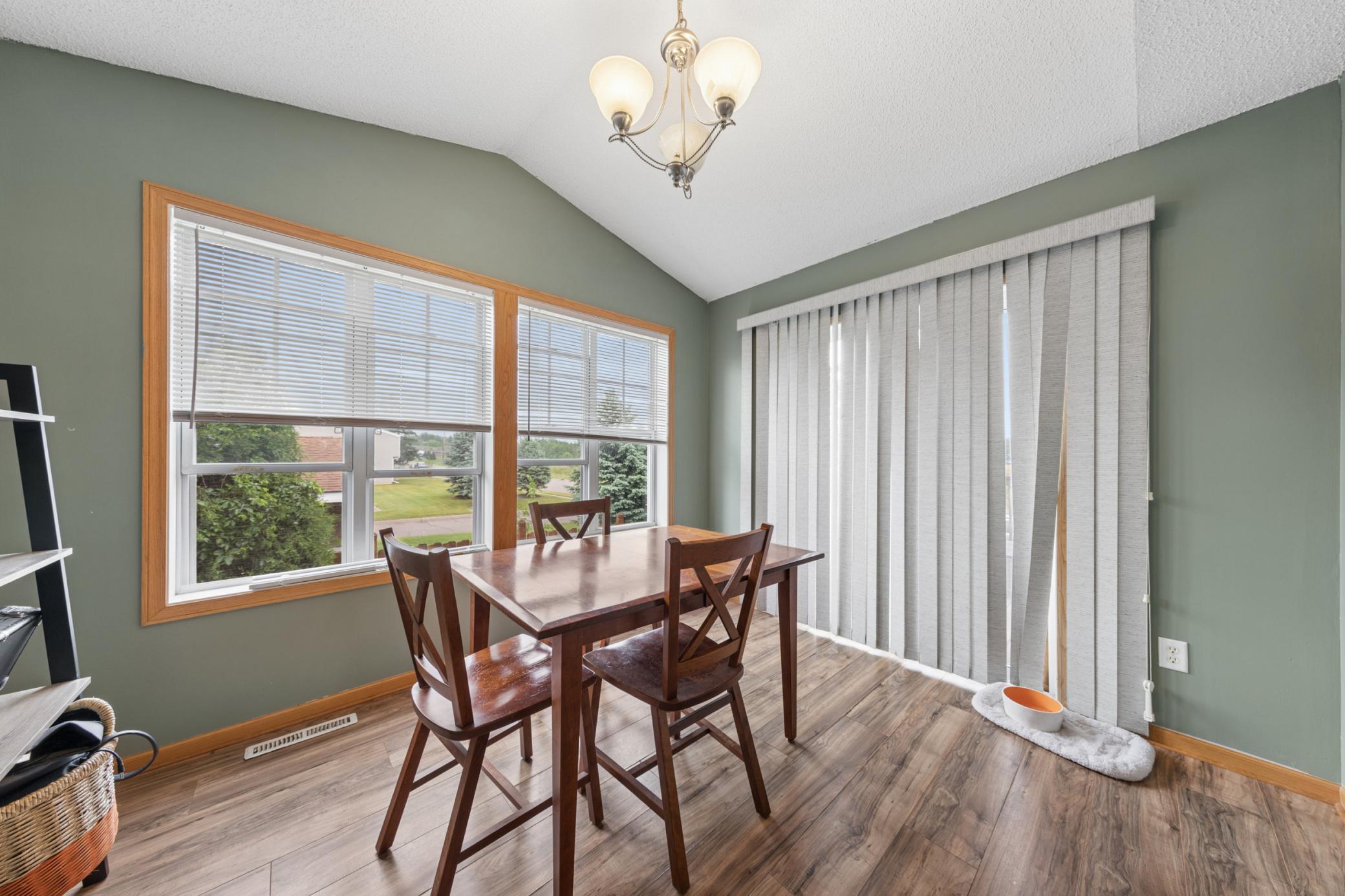2555 11th Avenue Property Photo 9