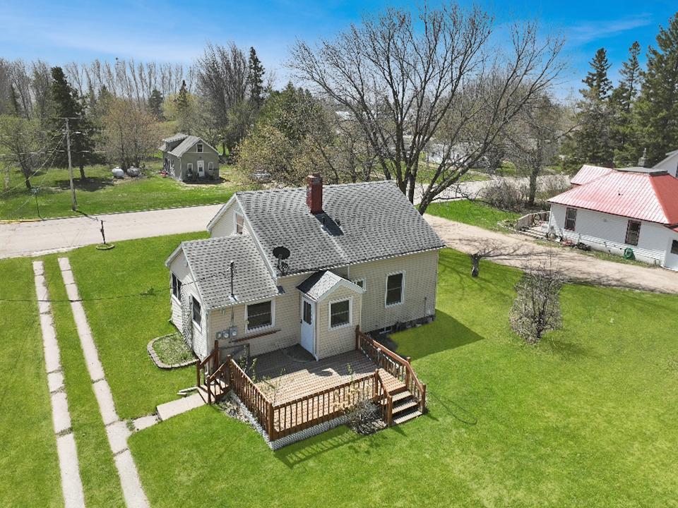 350 River Avenue Property Photo 1