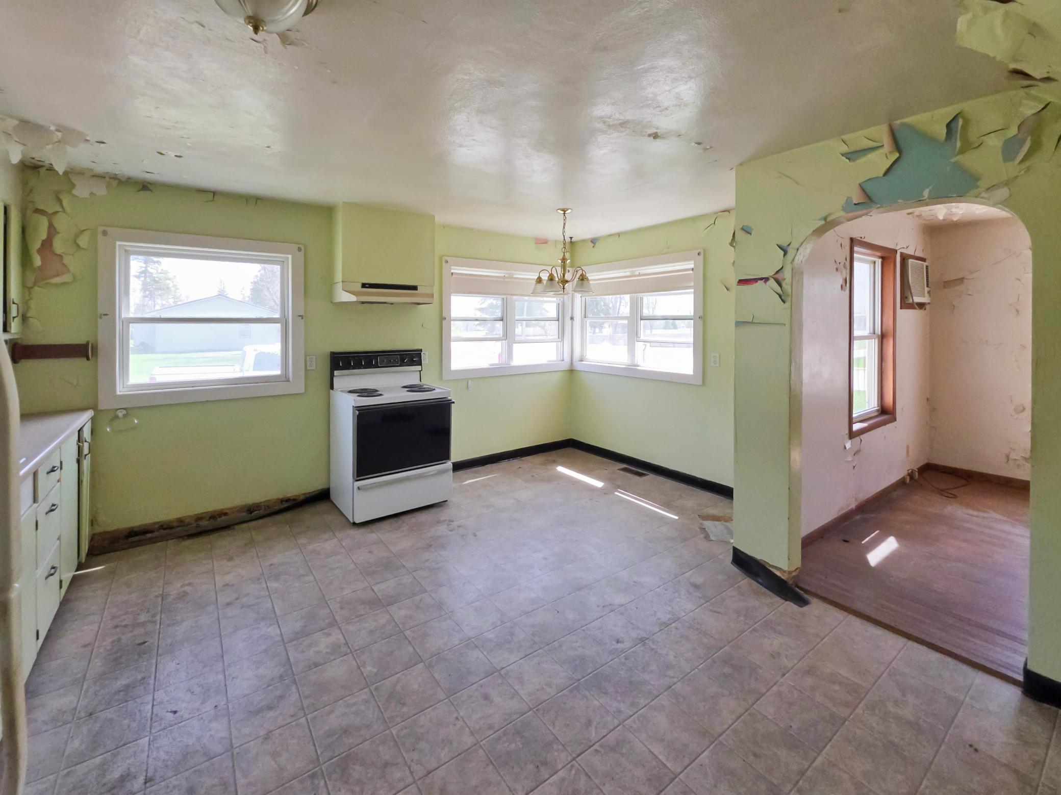 350 River Avenue Property Photo 3