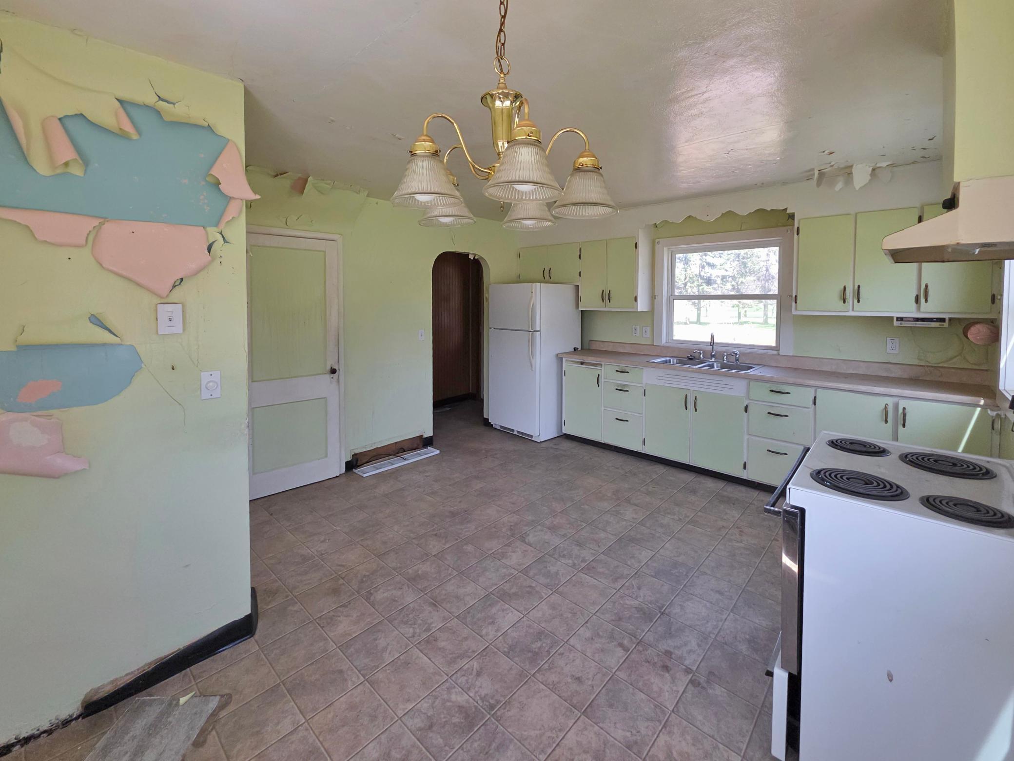 350 River Avenue Property Photo 4